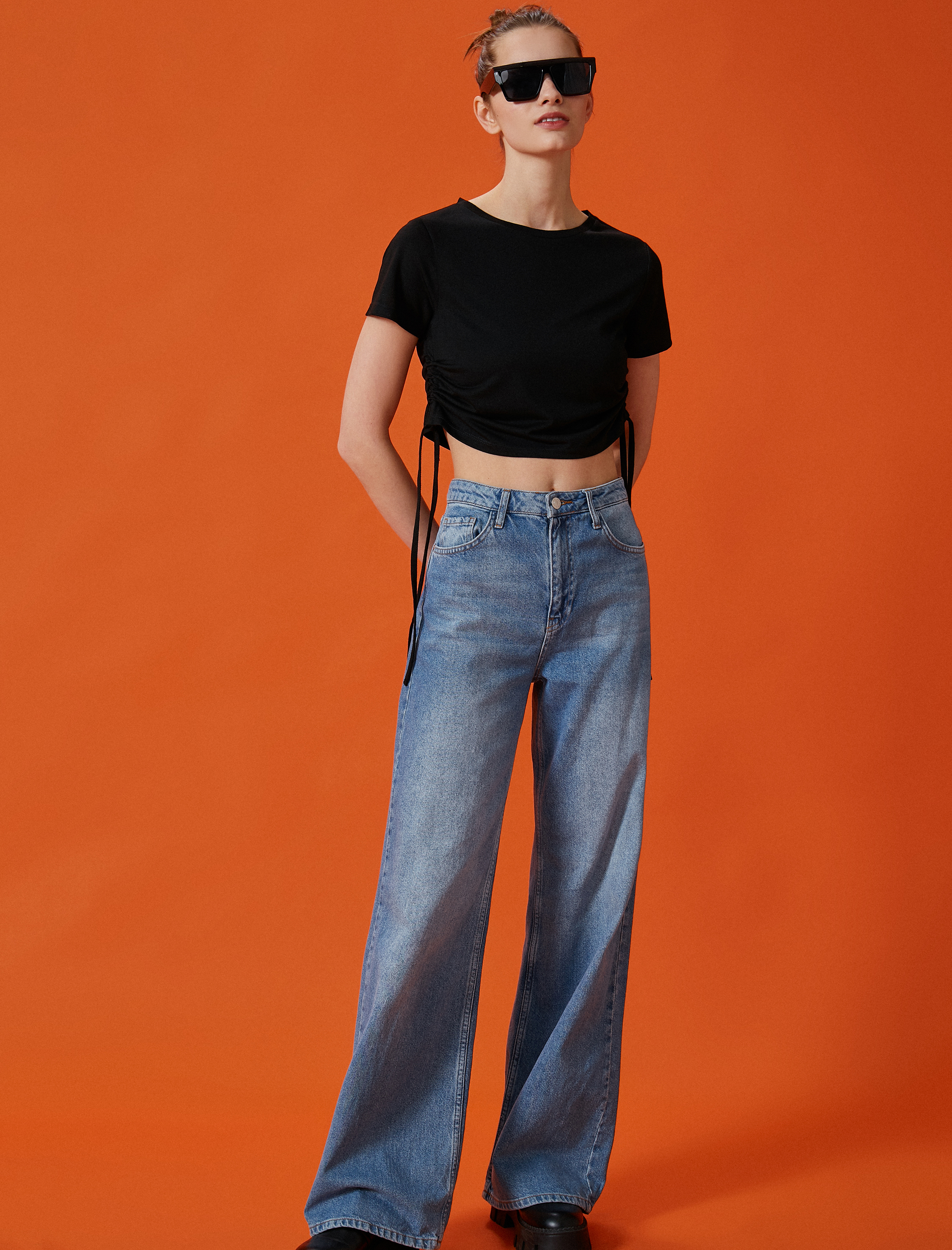   Crop Tişört Bağlamalı Bisiklet Yaka Kısa Kollu