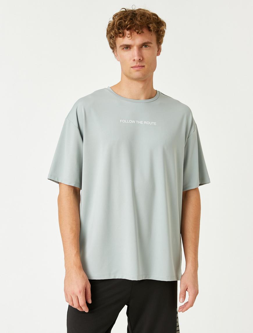   Minimal Baskılı Oversize Tişört