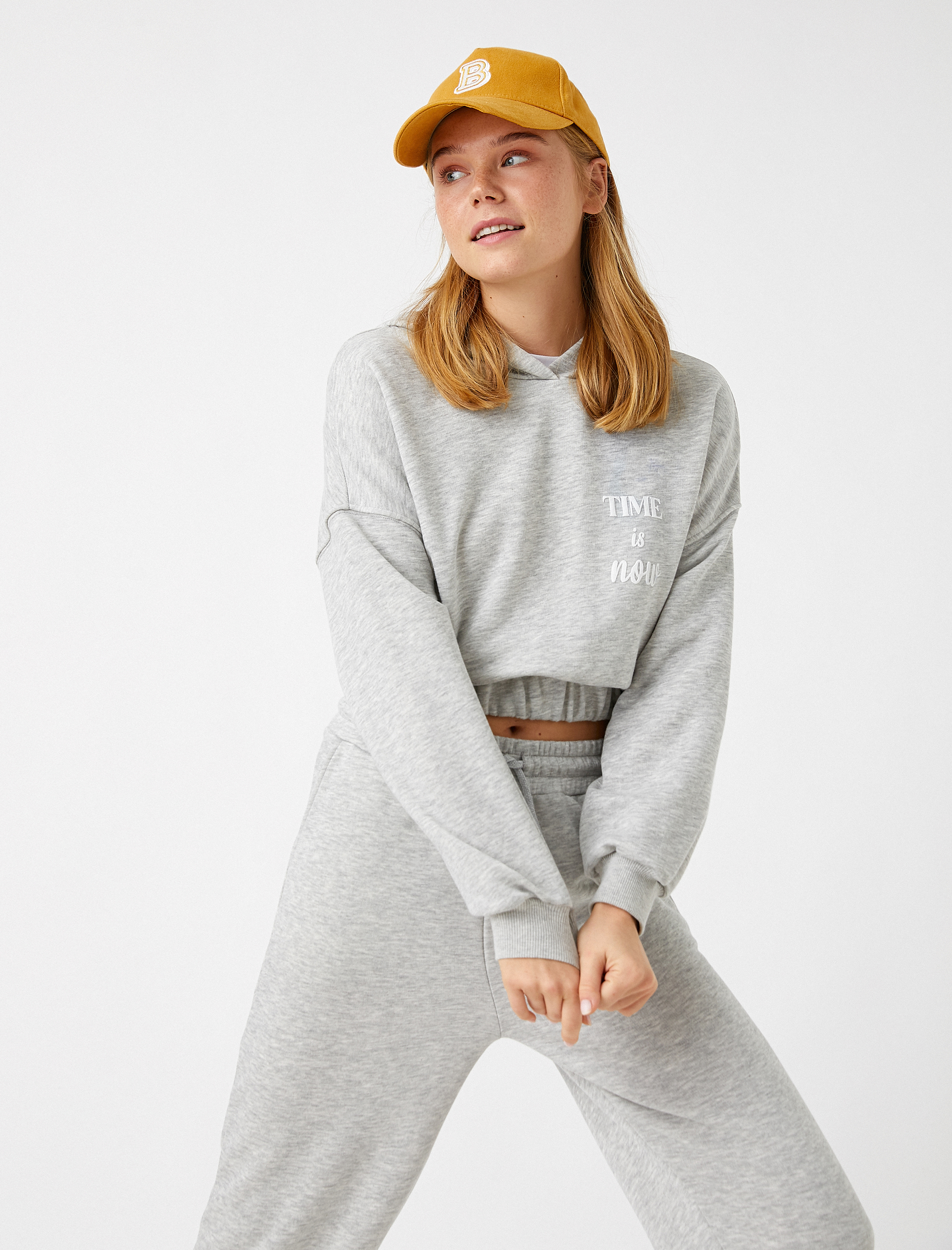   Beli Lastikli Kapüşonlu Baskılı Crop Sweatshirt