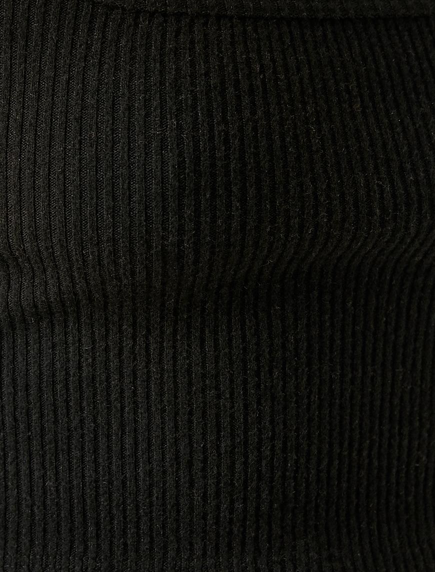   Crop Atlet Kare Yaka