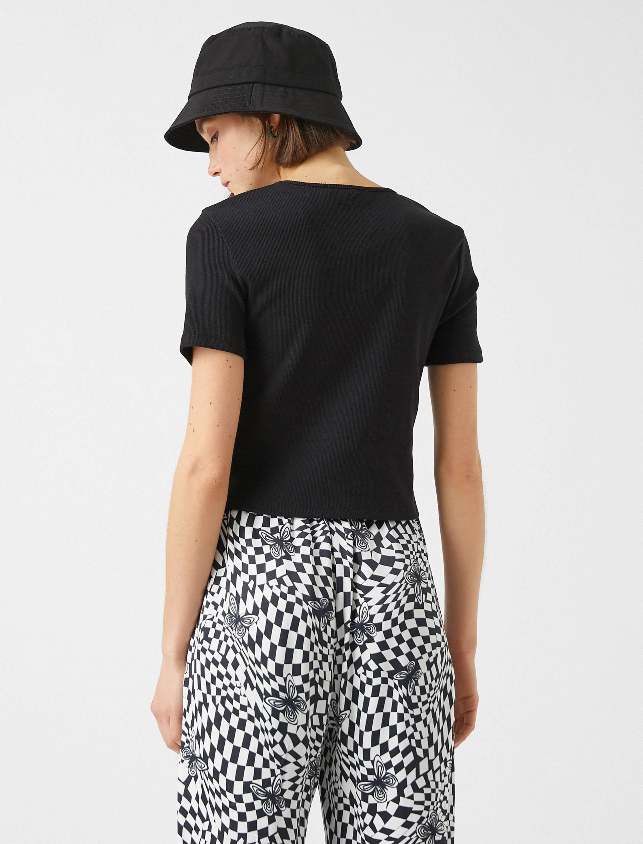   Crop Tişört Pencere Detaylı Pamuklu