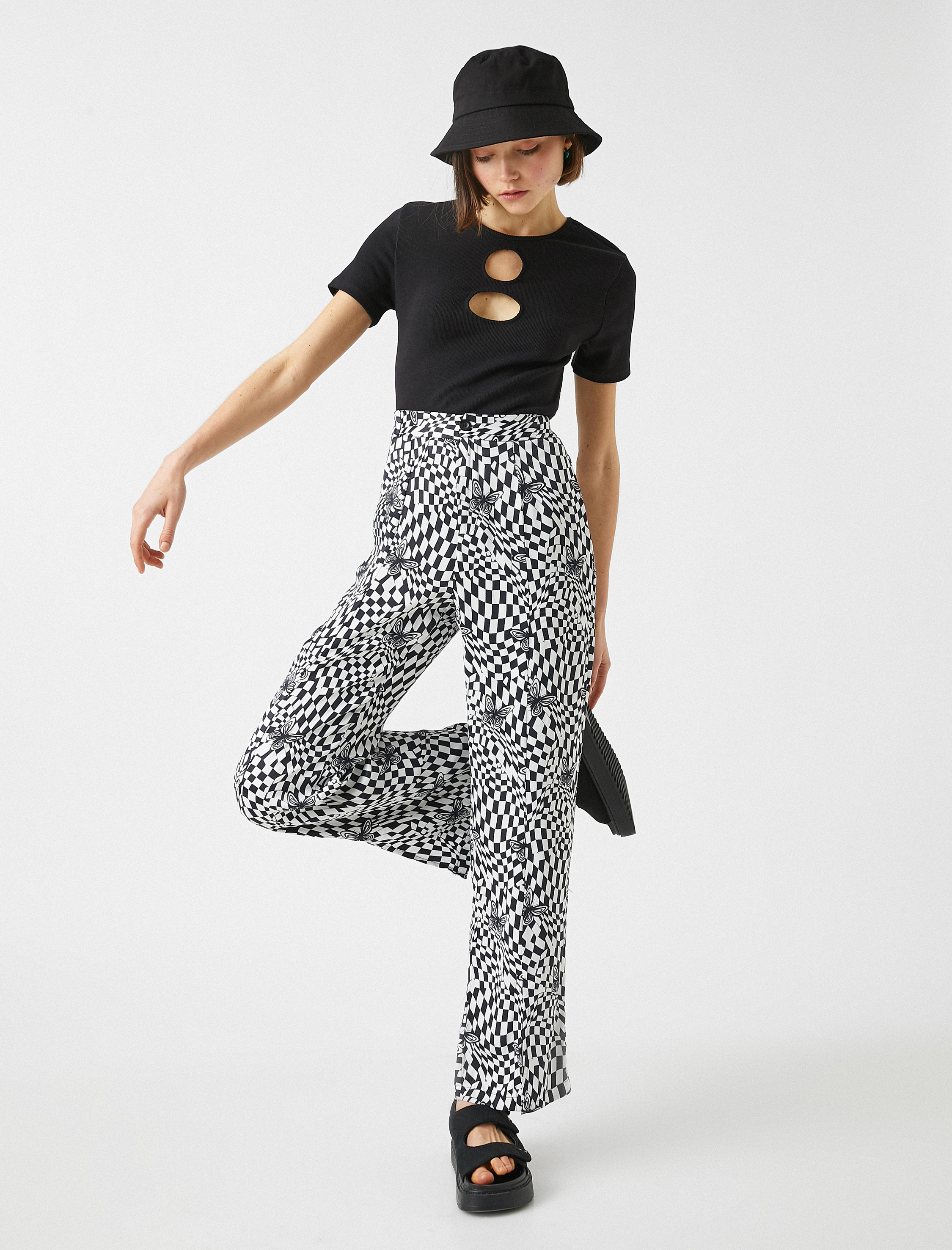   Crop Tişört Pencere Detaylı Pamuklu