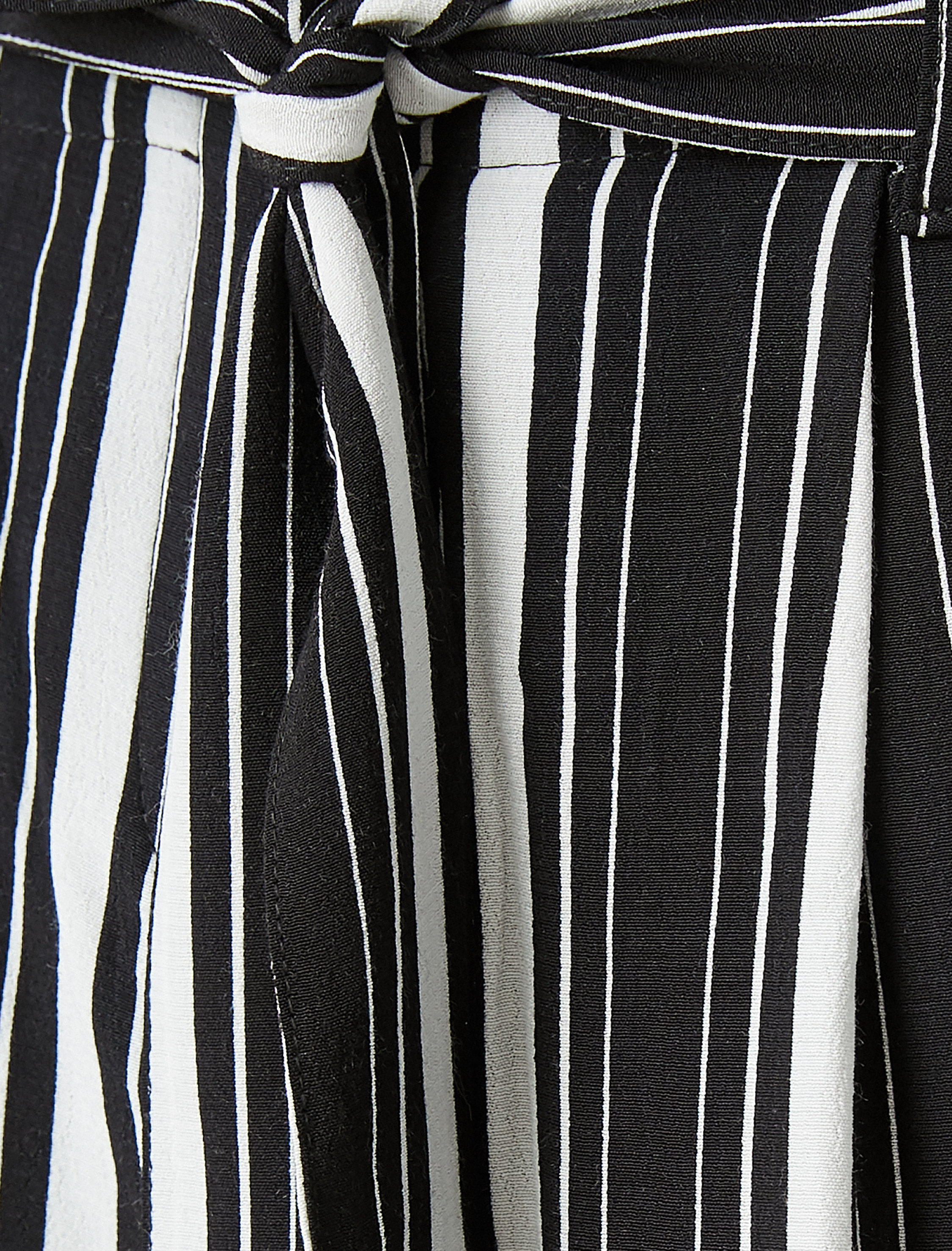   Çizgili Şort Kuşaklı