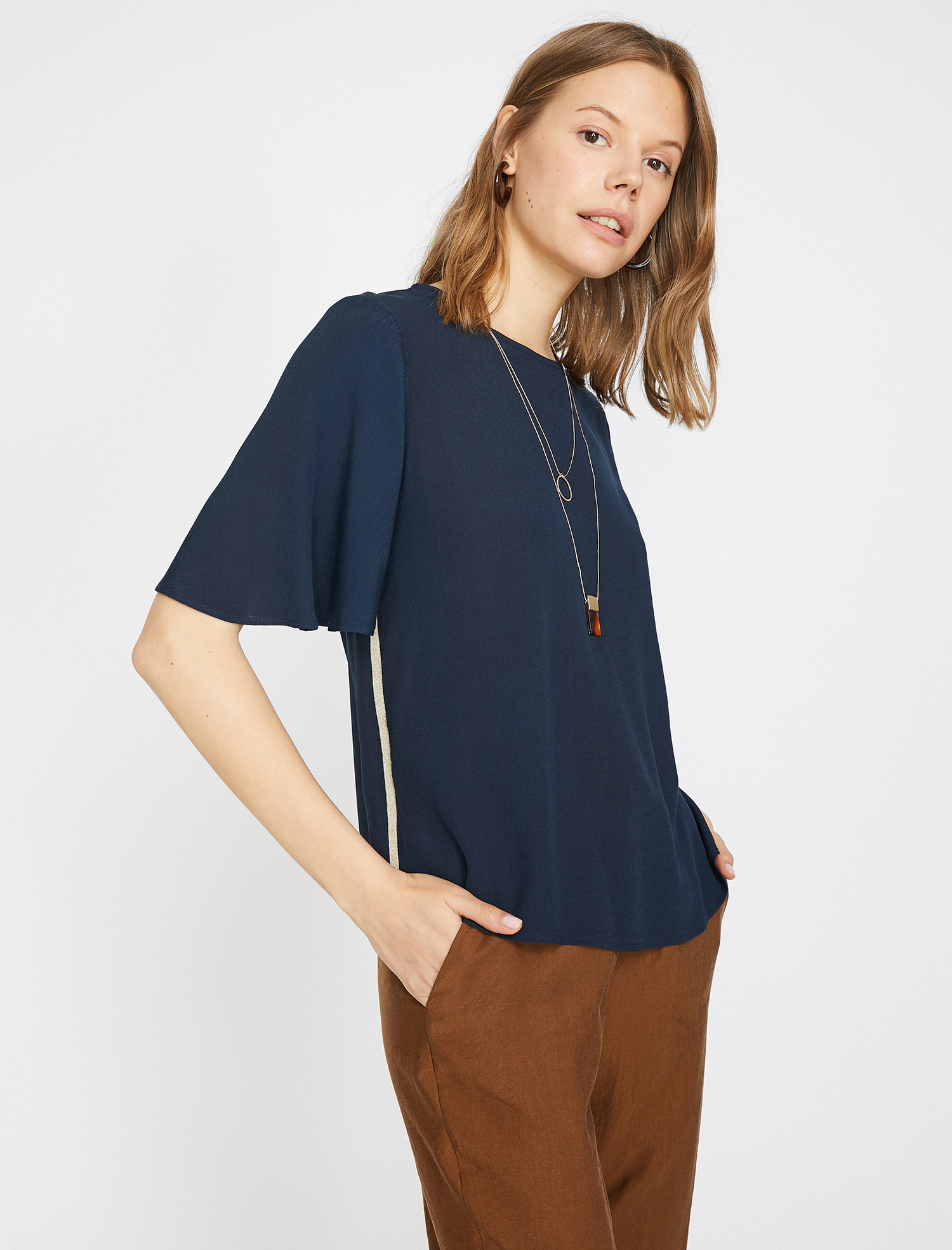   Şerit Detaylı Bluz