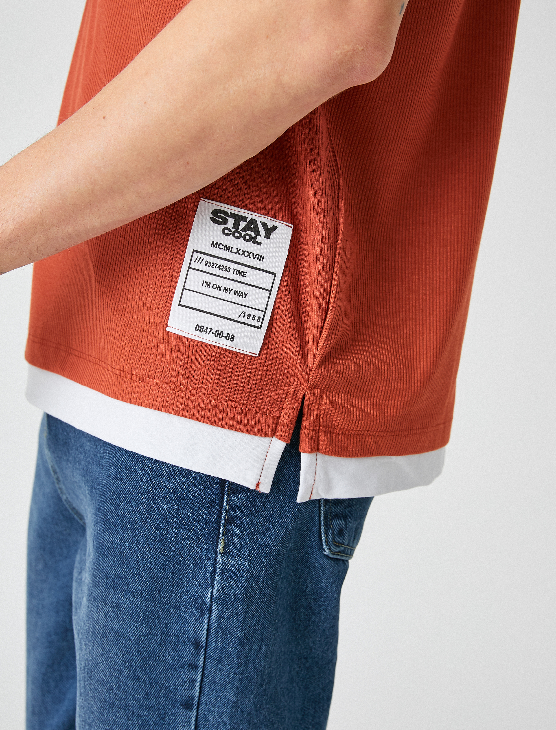   Oversize Etiketli Tişört