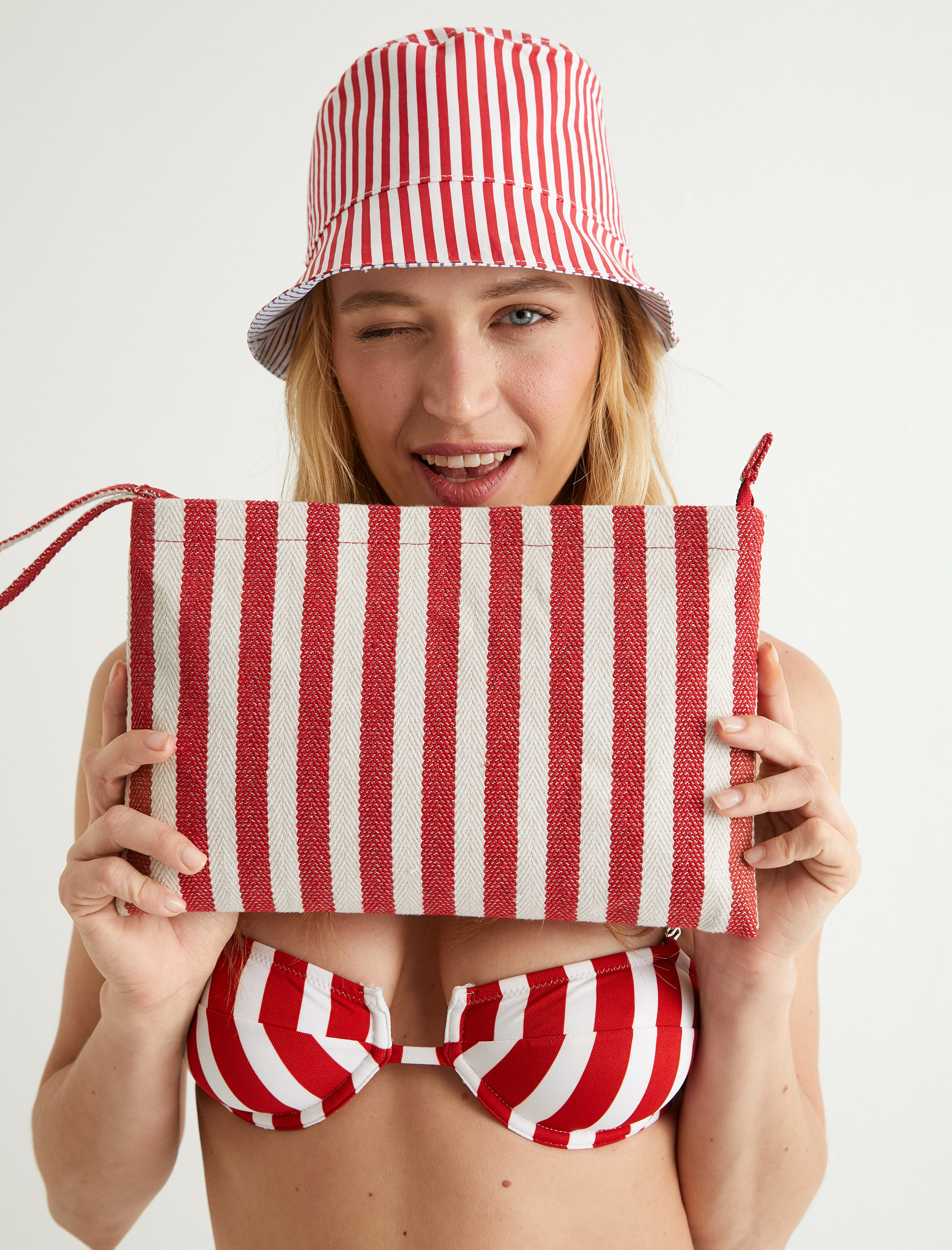  Kadın Fermuarlı Mini El Çantası - Koton X Sima Tarkan