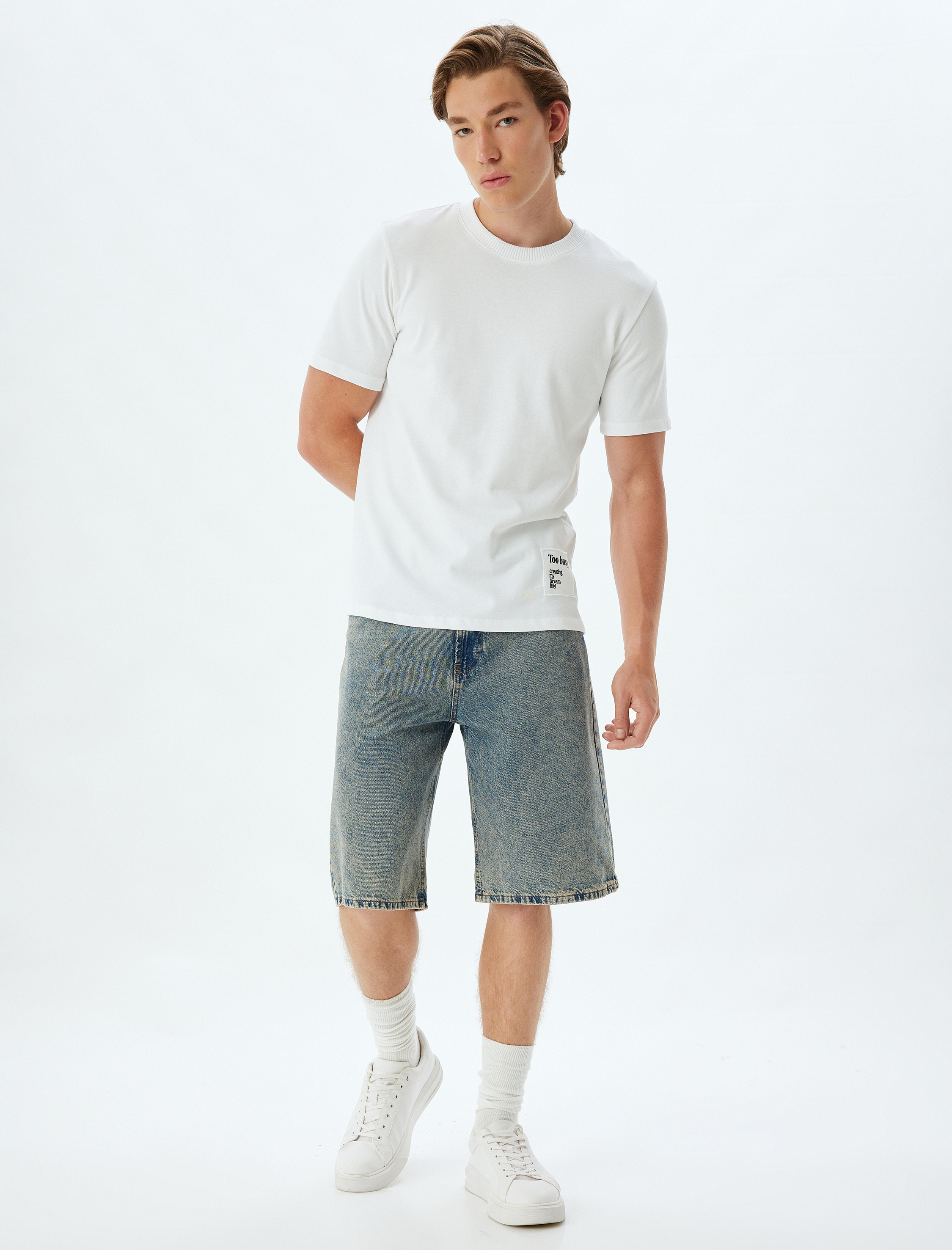   Baskılı Aplike Detaylı Pamuklu Kısa Kollu Bisiklet Yaka Tişört