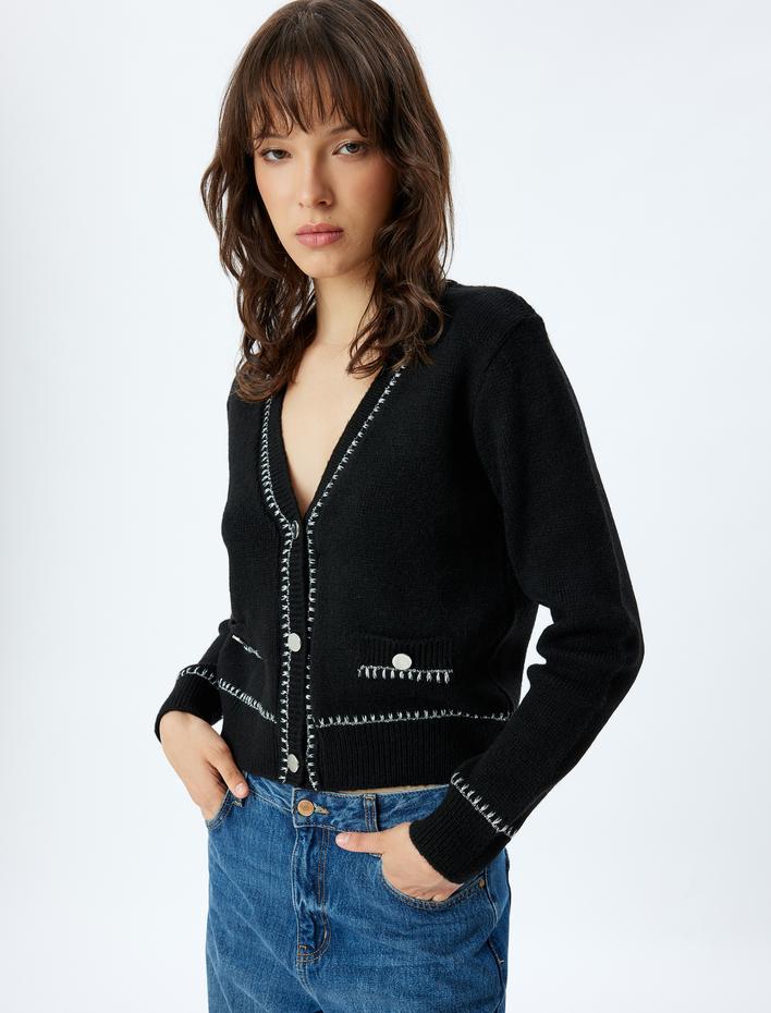  V Yaka Düğmeli Cepli Renk Kontrast Detaylı Triko Hırka