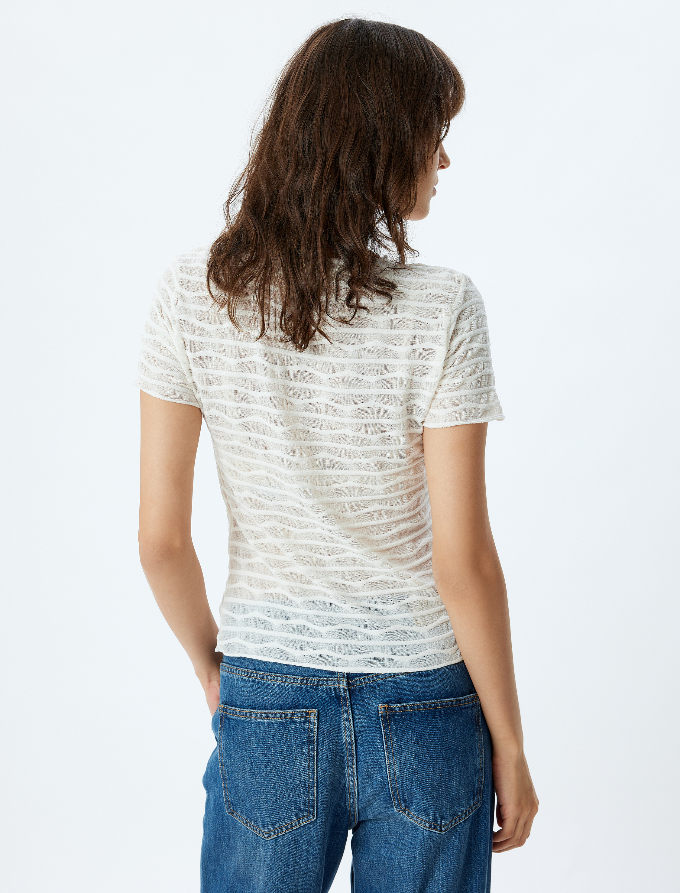   Kısa Kollu Yuvarlak Yaka Çizgili Yarı Transparan Crop Tişört