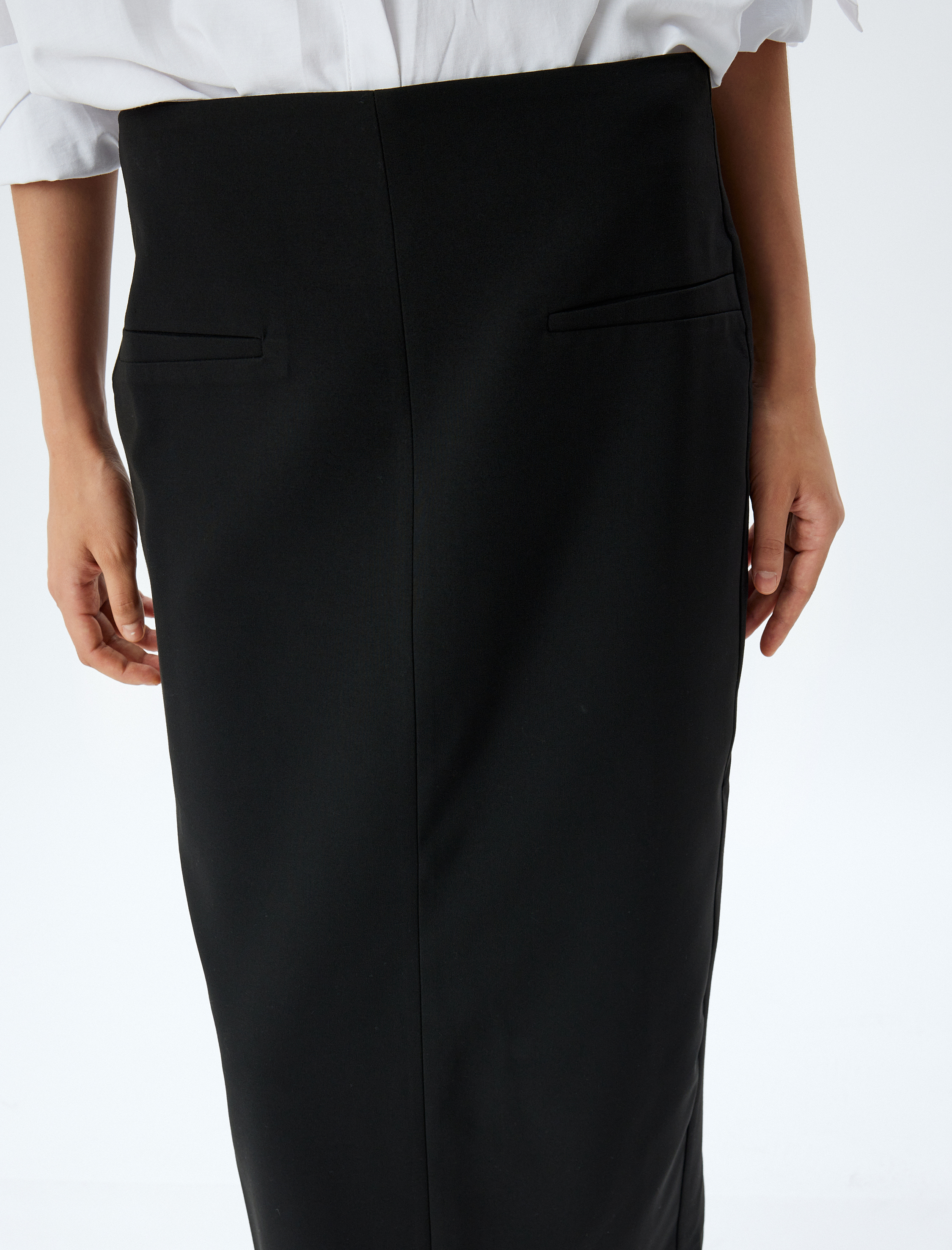   Arkası Yırtmaç Detaylı Midi Boy Kalem Etek