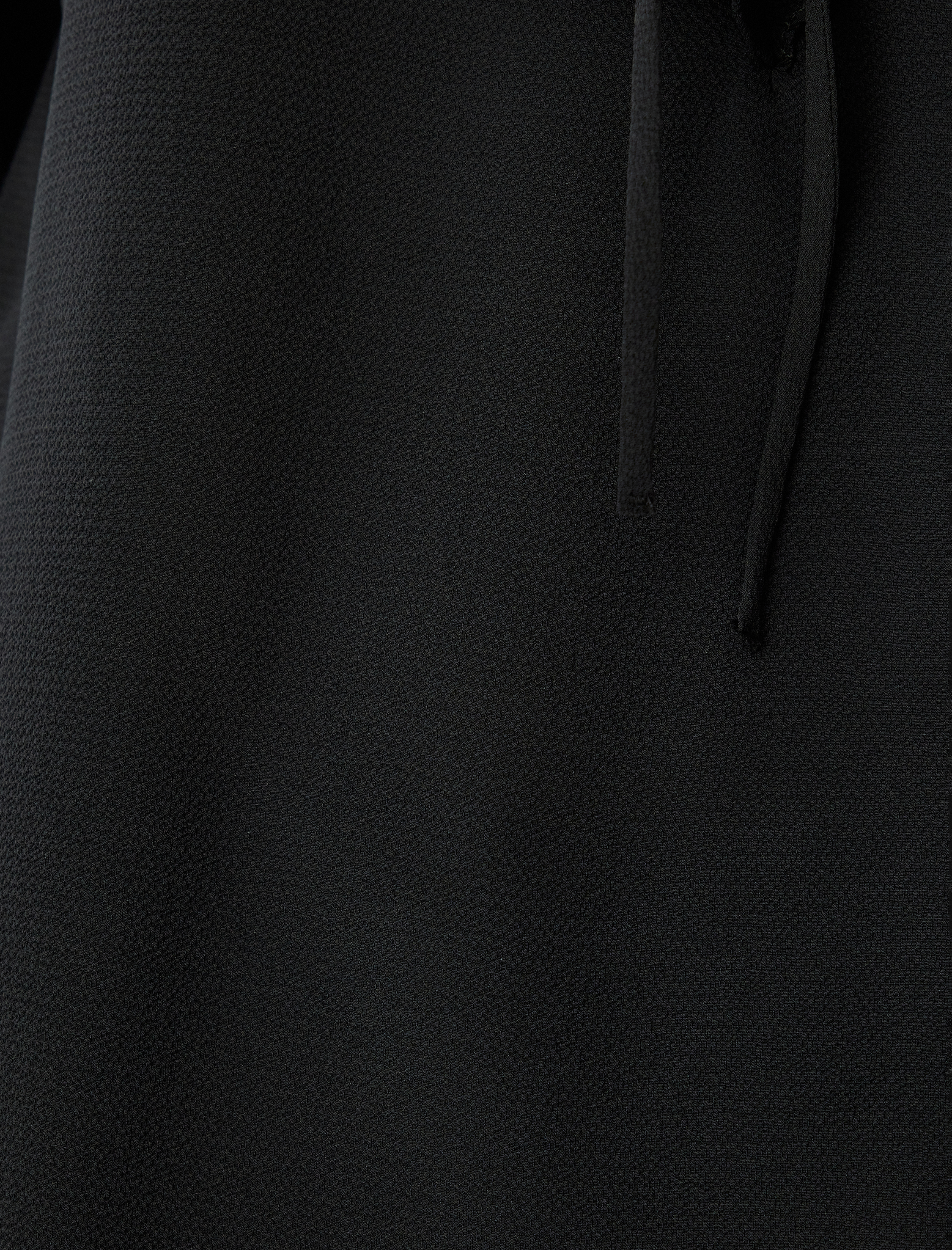 Fırfırlı Bluz V Yaka Fiyonk Detaylı Uzun Kollu Krep Kumaş