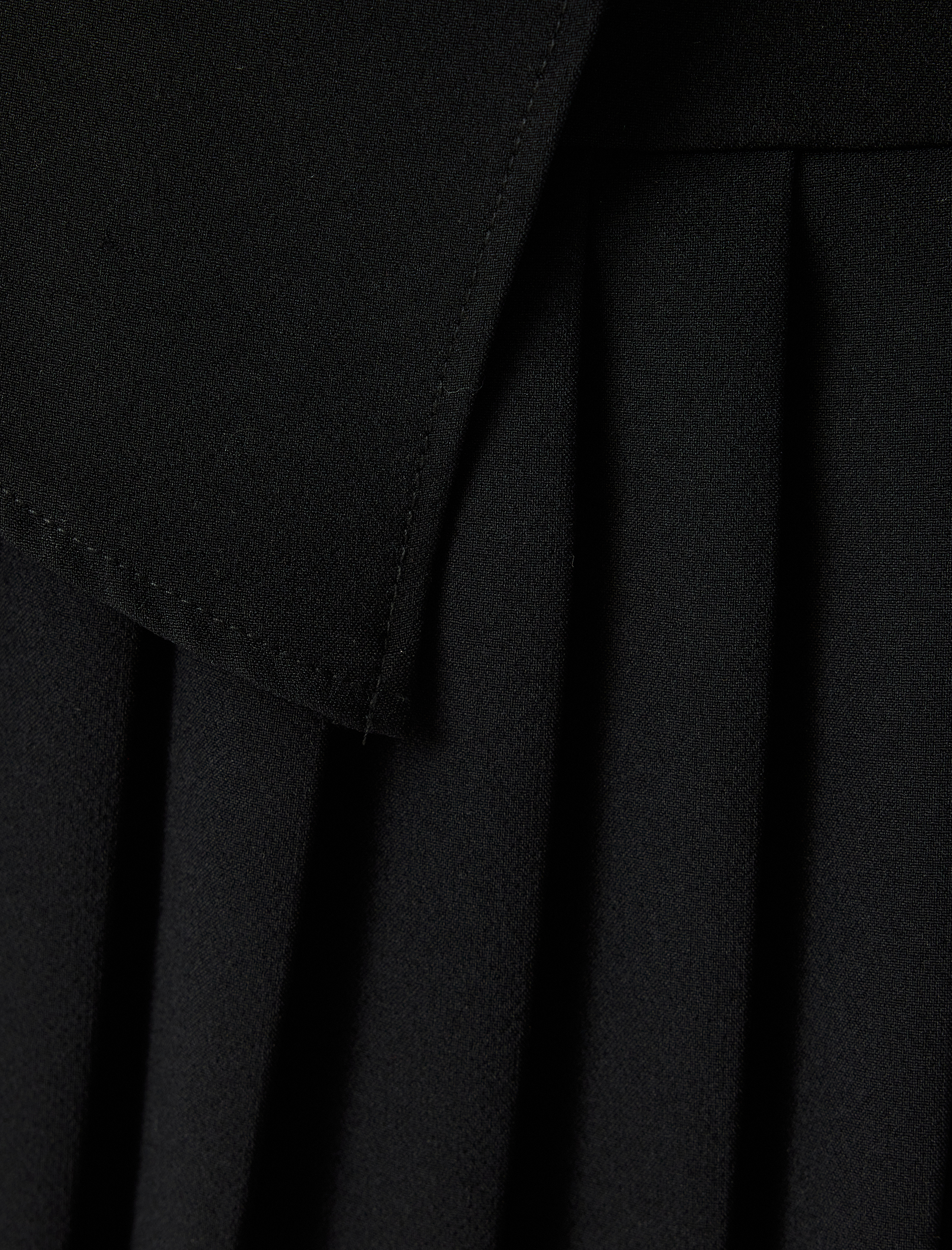   Standart Bel Zincir Detaylı Pileli Mini Etek