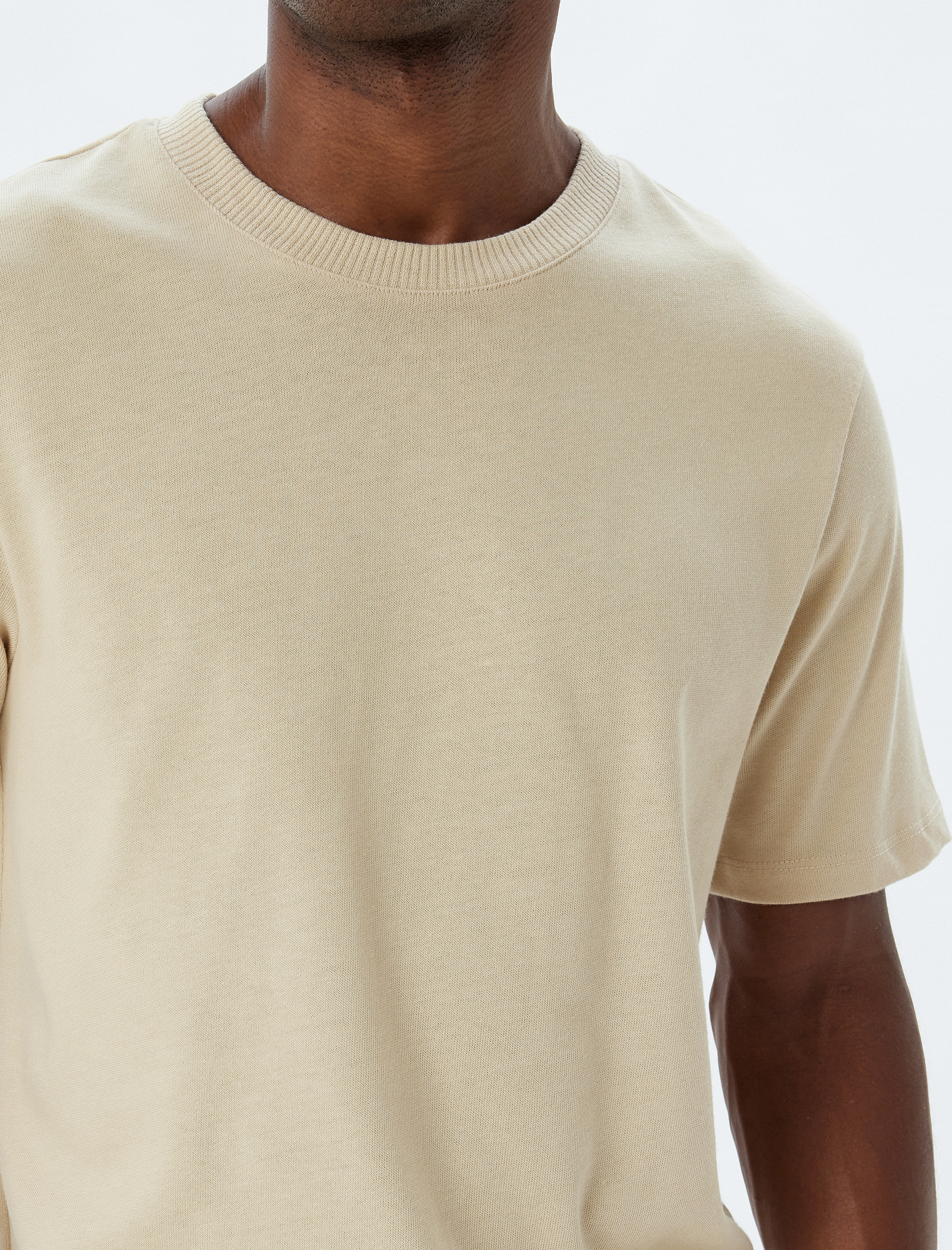   Baskılı Aplike Detaylı Pamuklu Kısa Kollu Bisiklet Yaka Tişört