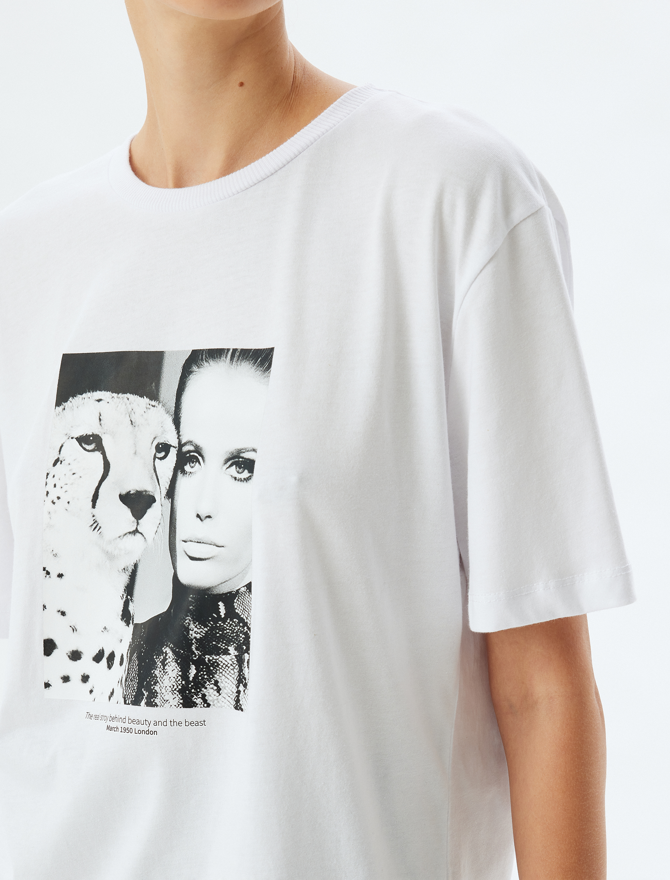   Kısa Kollu Bisiklet Yaka Pamuklu Fotoğraf Baskılı Tişört