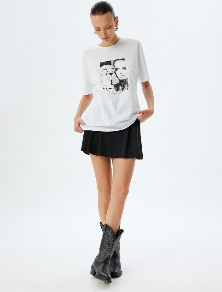  Kısa Kollu Bisiklet Yaka Pamuklu Fotoğraf Baskılı Tişört