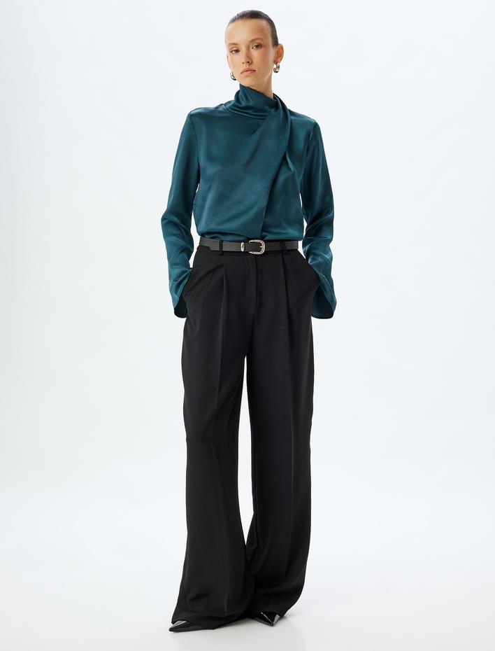  Saten Bluz Asimetrik Dik Yaka Drape Detaylı Uzun Kollu