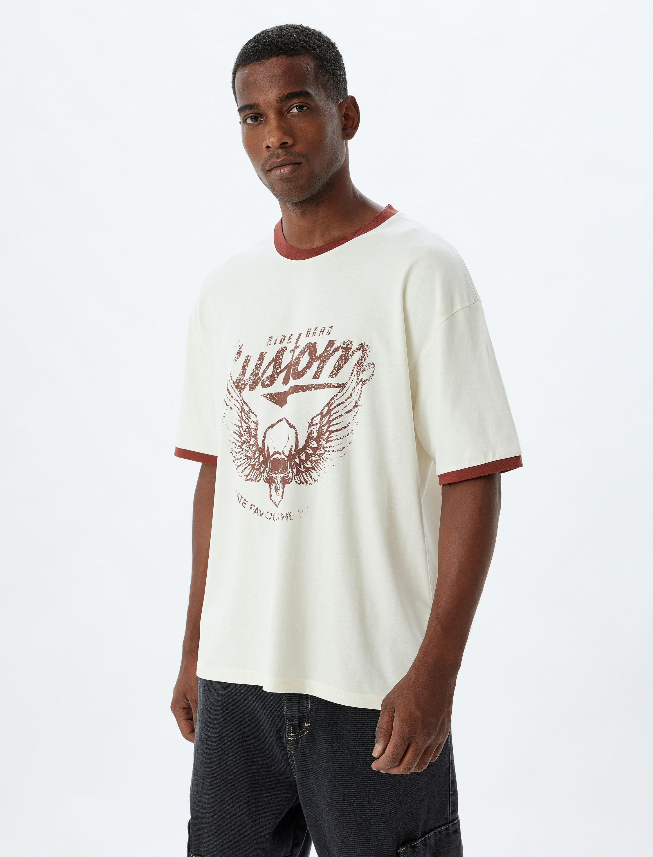   Bisiklet Yaka Pamuklu Kısa Kollu Biyeli Kuru Kafa Baskılı Oversize Tişört