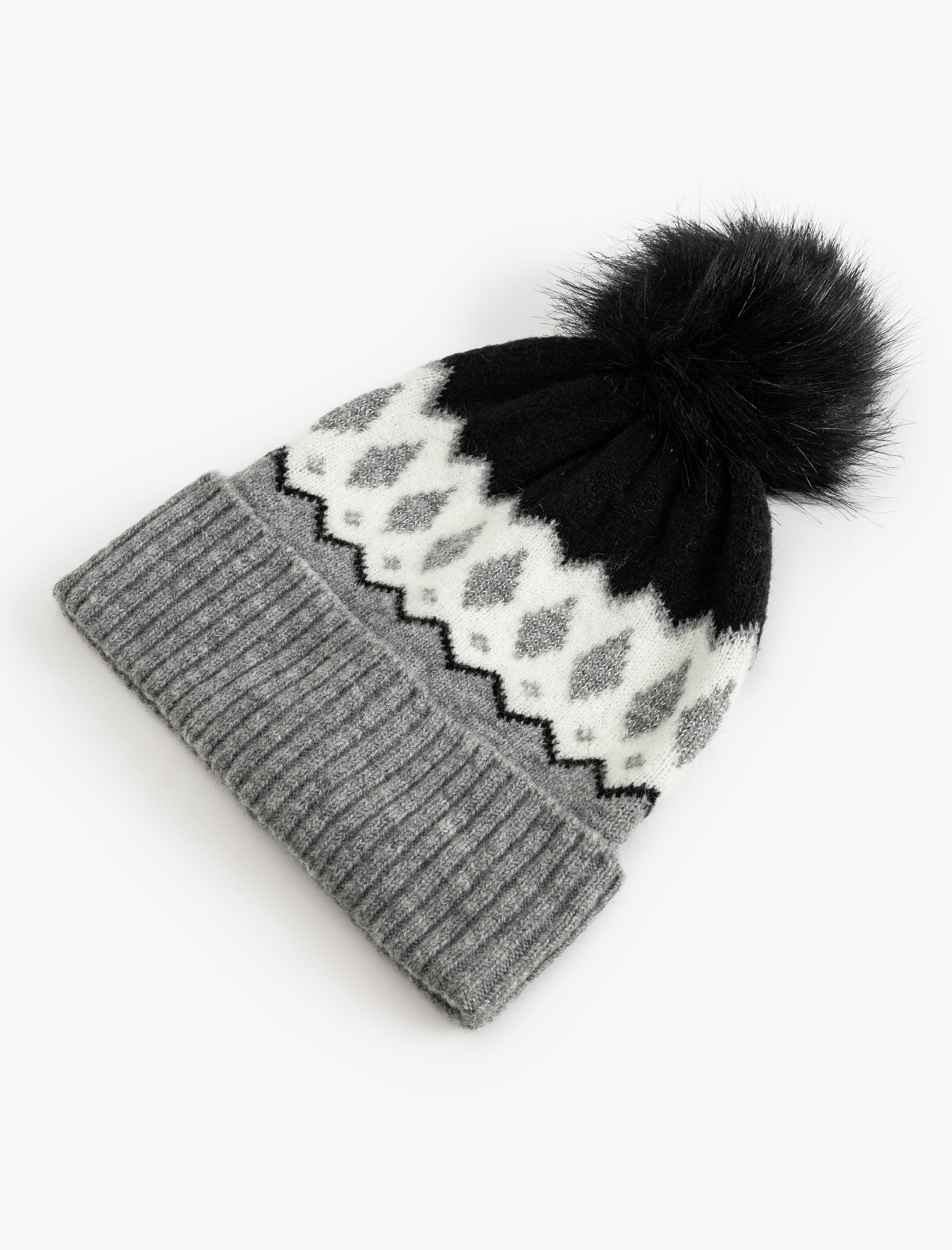 Kadın Örgü Bere Desenli Pon Pon Detaylı Katlı