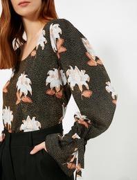 Çiçek Desenli Uzun Kollu Bluz