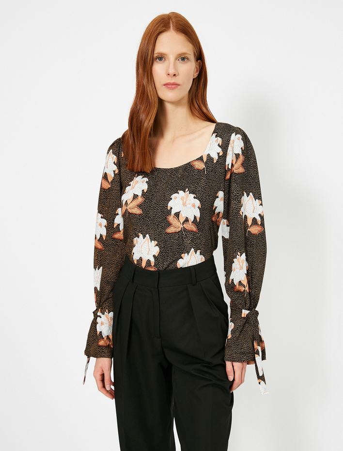  Çiçek Desenli Uzun Kollu Bluz