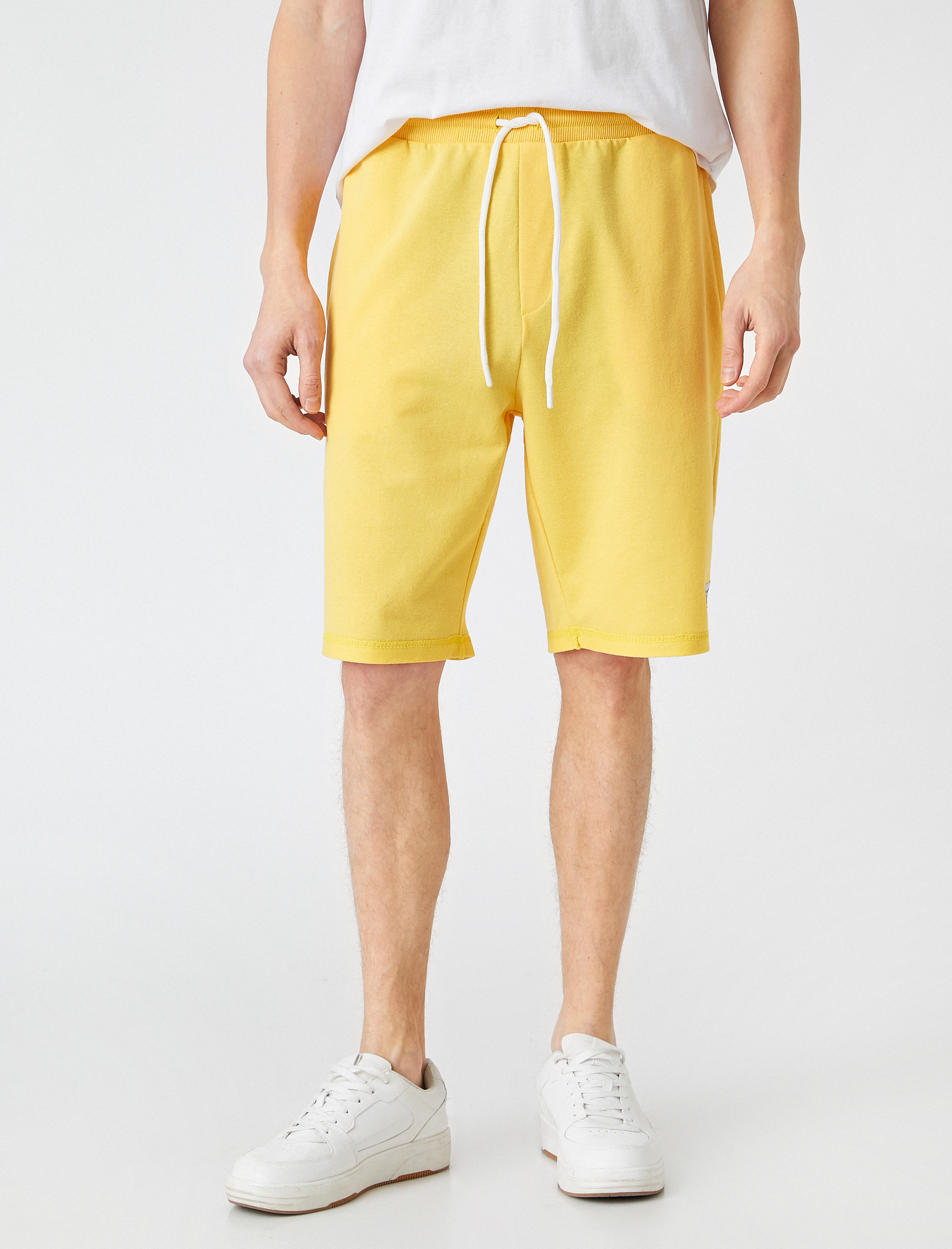   Slim Fit Etiketli Şort