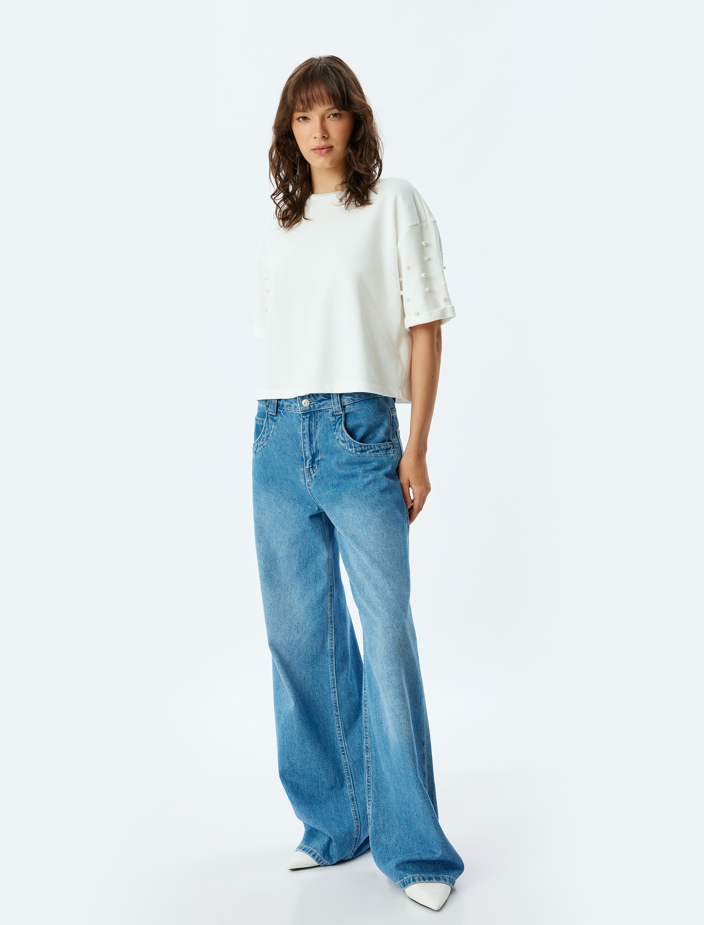   Üç İplik Şardonsuz Bisiklet Yaka İnci İşleme Detaylı Kısa Kollu Tişört