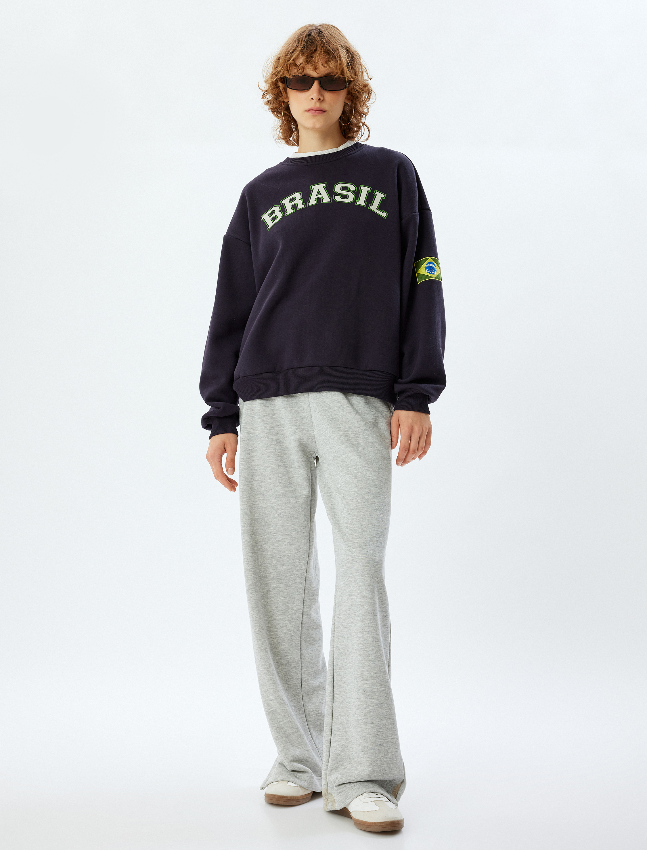   Arkası İşlemeli Sweatshirt Oversize Bisiklet Yaka Slogan Baskılı Şardonlu