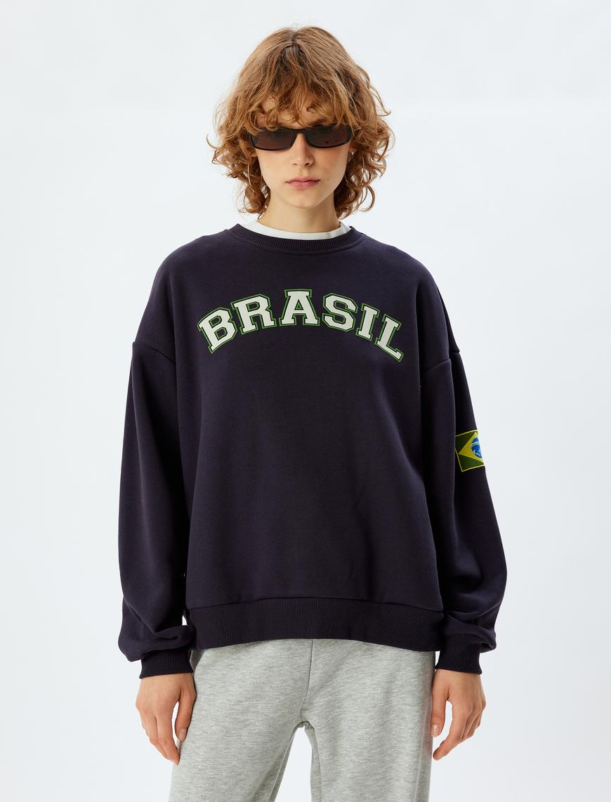   Arkası İşlemeli Sweatshirt Oversize Bisiklet Yaka Slogan Baskılı Şardonlu