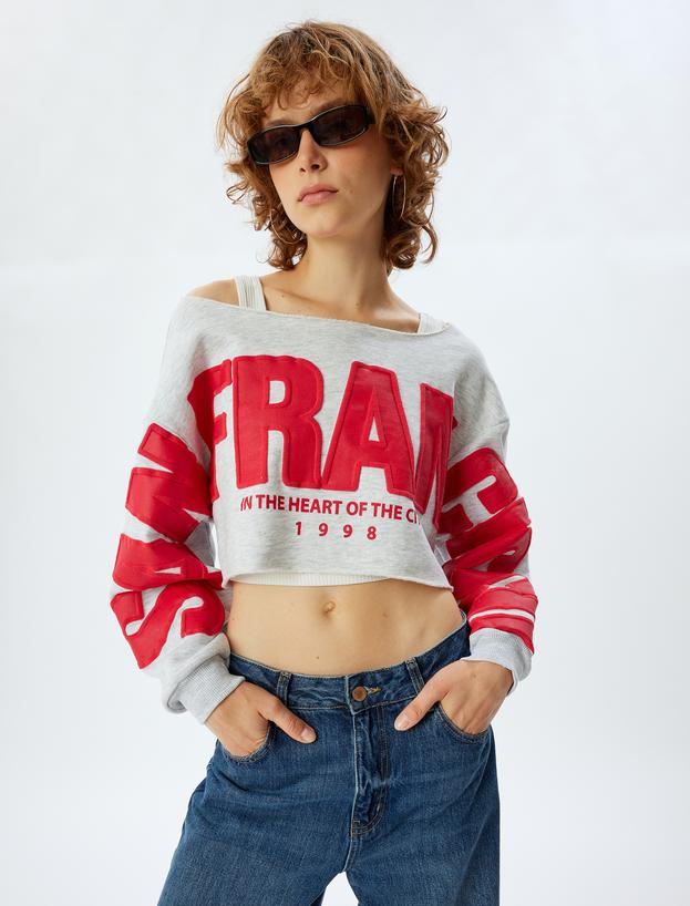 Crop Oversize Sweatshirt Slogan İşlemeli Kayık Yaka_2