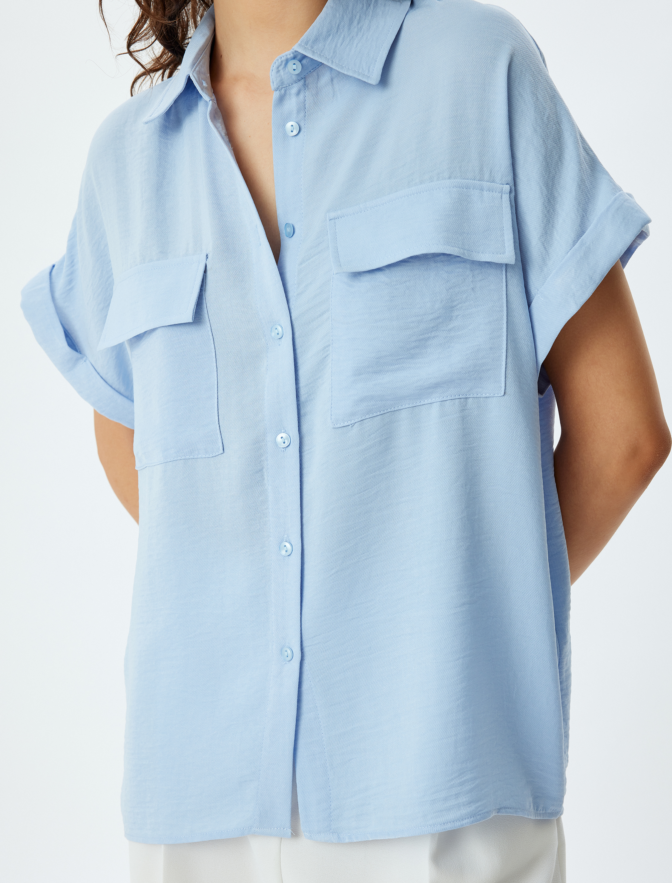   Kısa Kollu Gömlek Kapaklı Cep Detaylı Rahat Kalıp