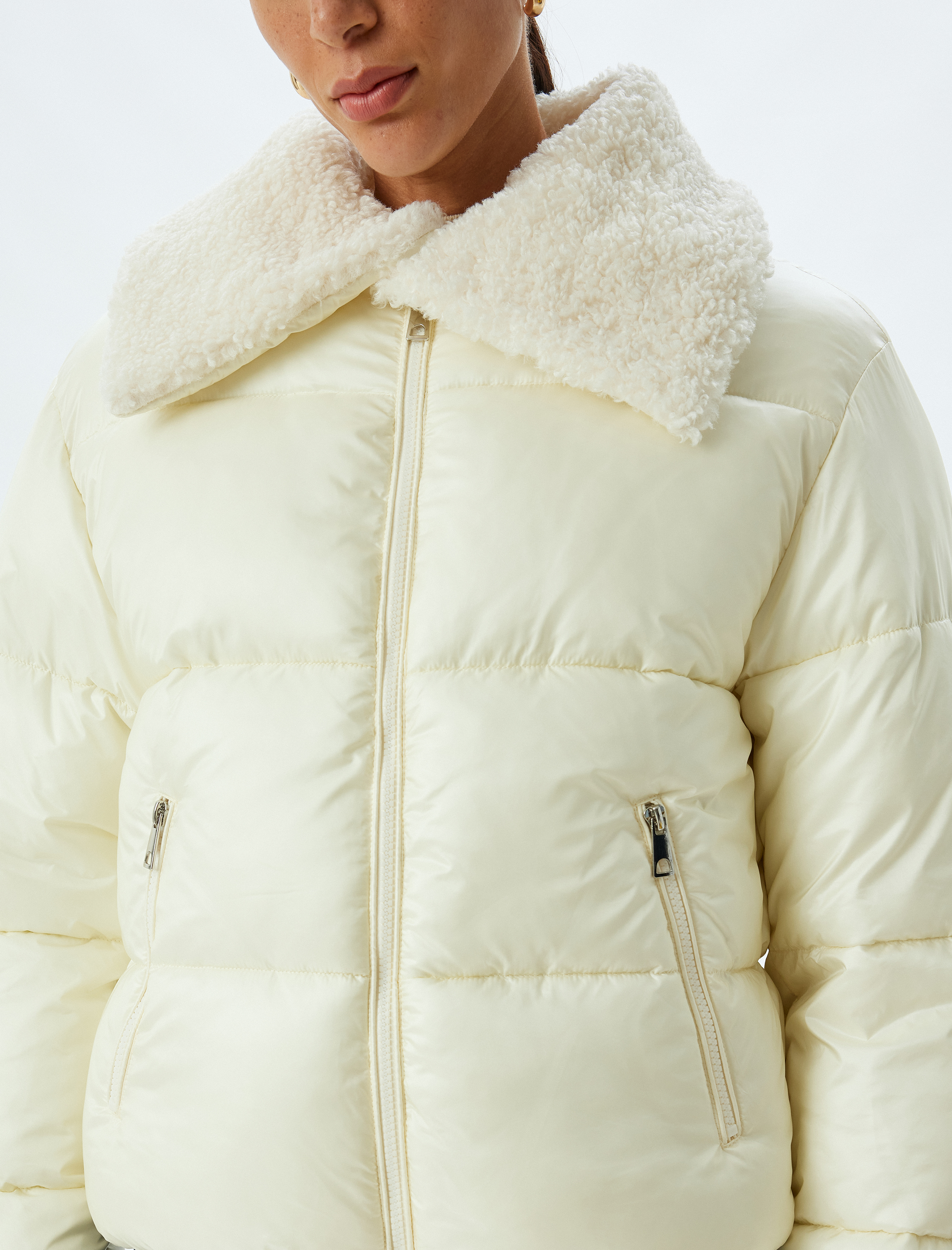 Şişme Mont Yakası Peluş Detaylı Cepli Fermuarlı