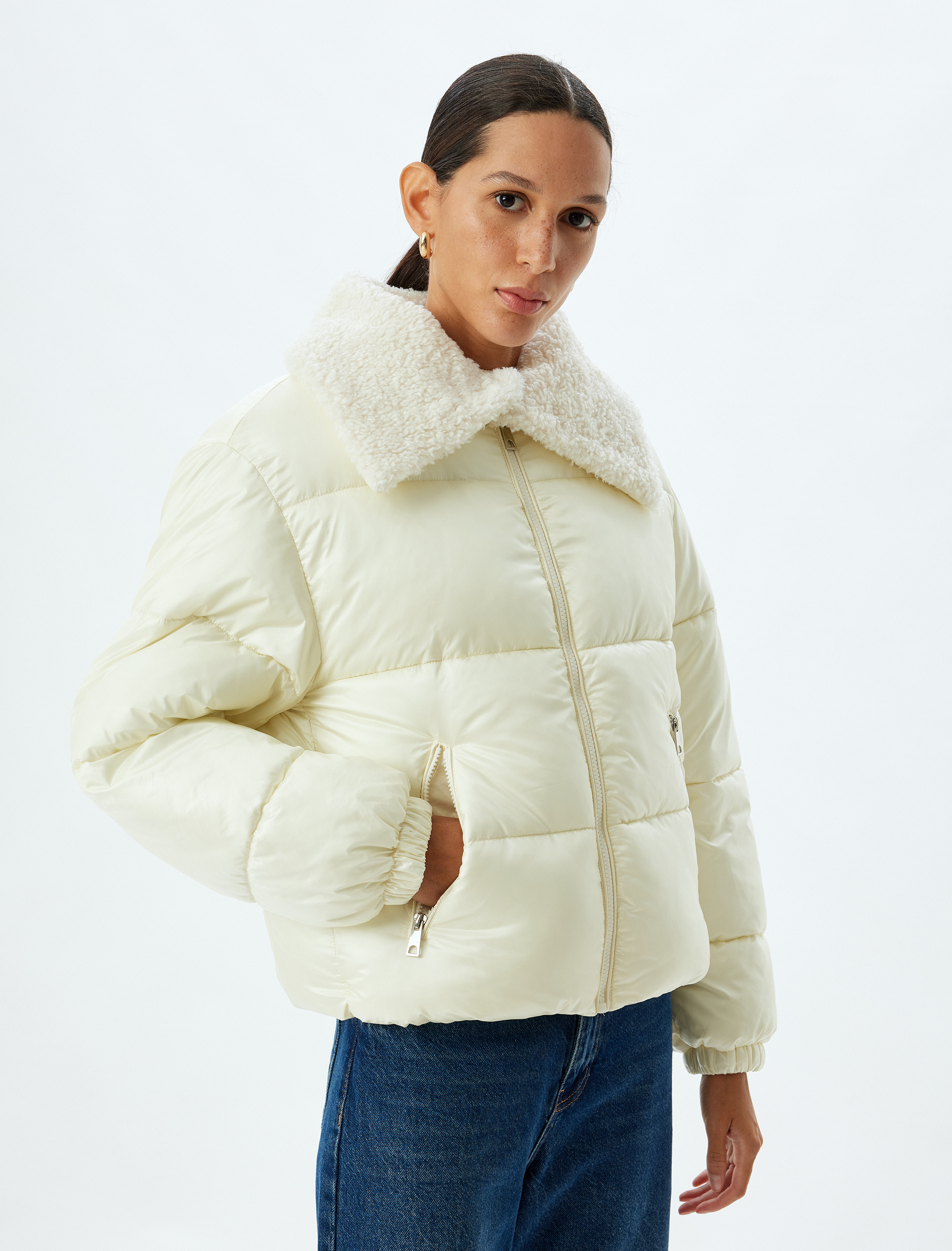 Şişme Mont Yakası Peluş Detaylı Cepli Fermuarlı