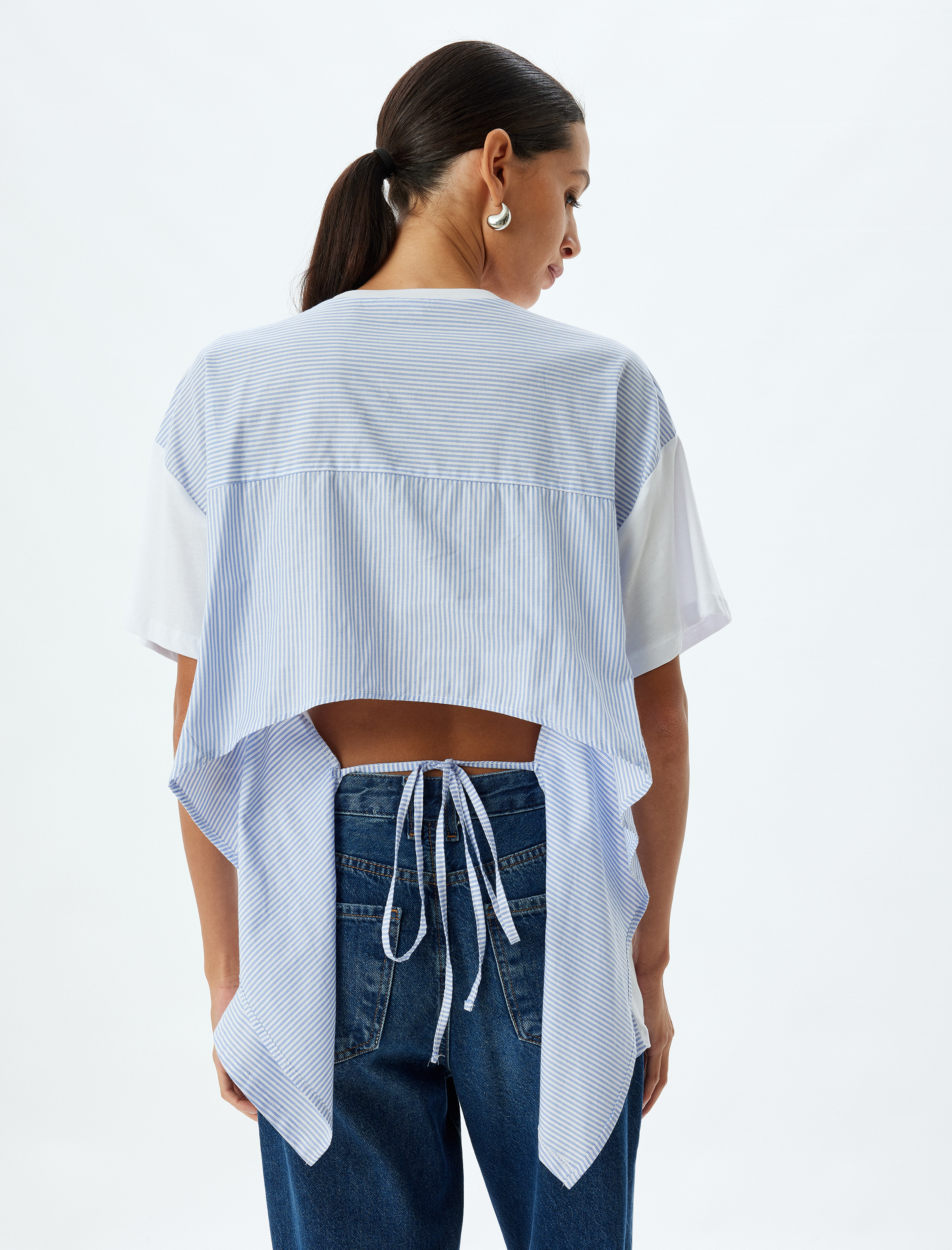   Rahat Kalıp Pamuklu Bisiklet Yaka Asimetrik Kısa Kollu Tişört