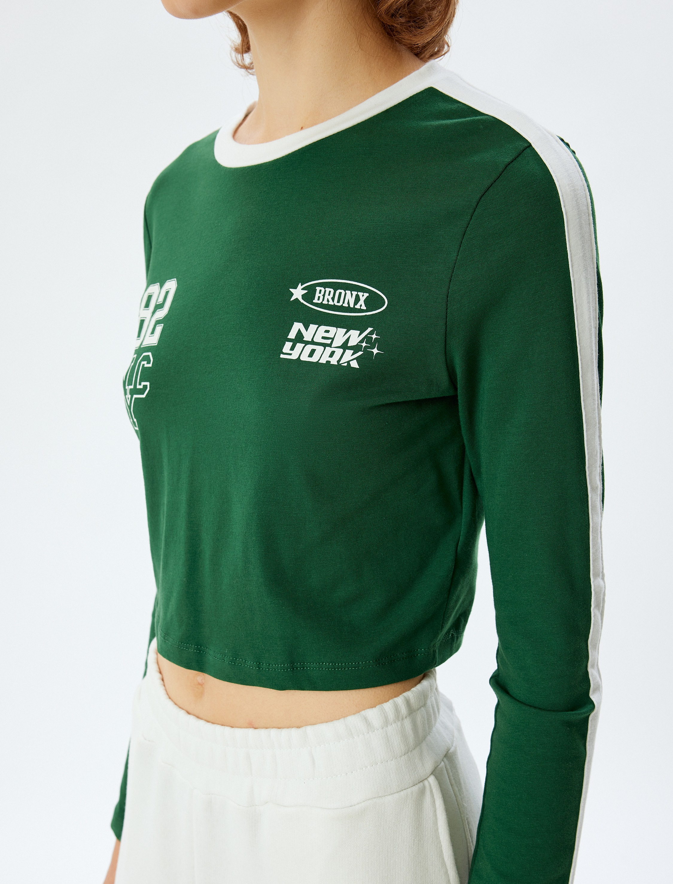 Crop Tişört Arkası Kolej Baskılı Bisiklet Yaka Biyeli Slim Fit