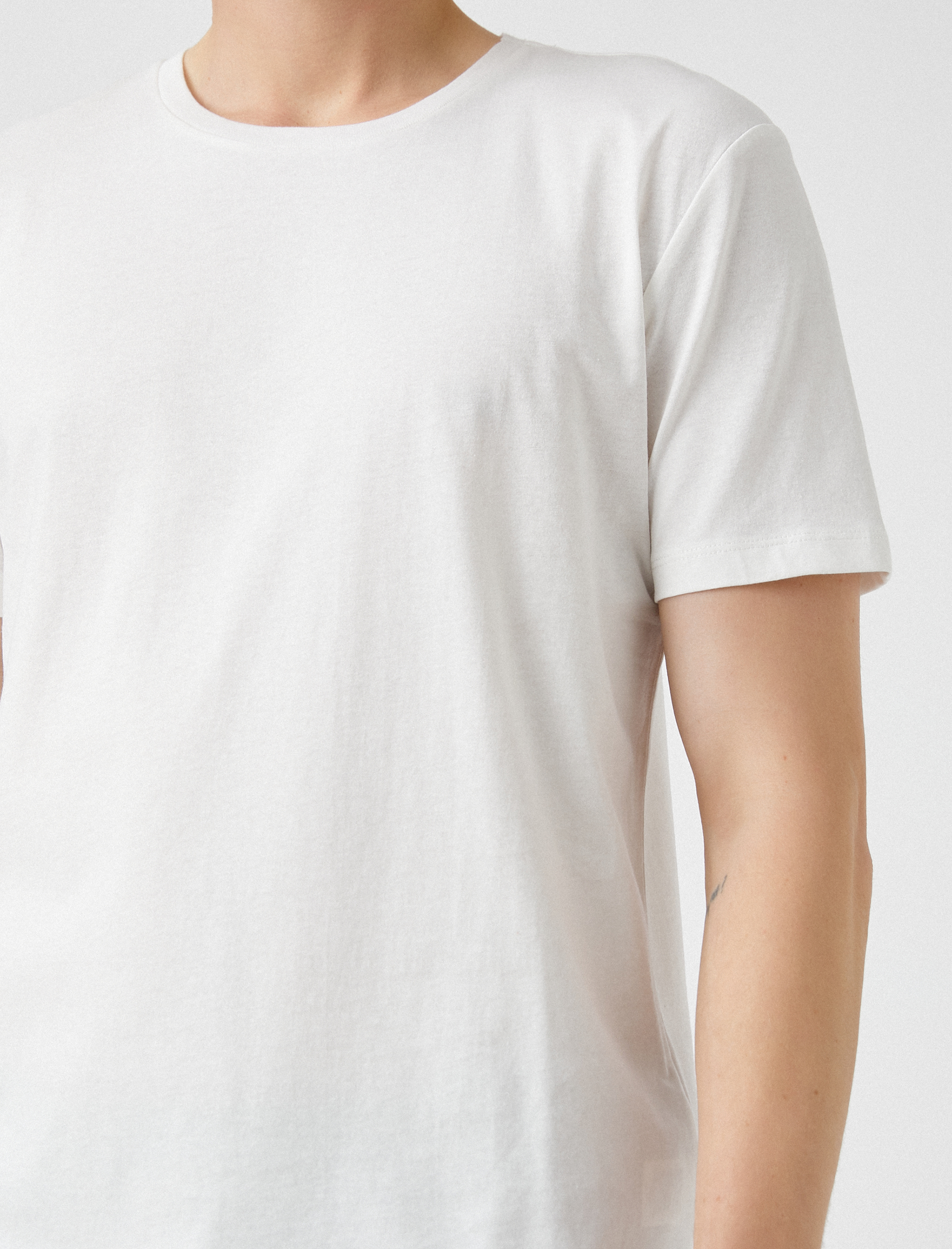   Basic Tişört Kısa Kollu Bisiklet Yaka