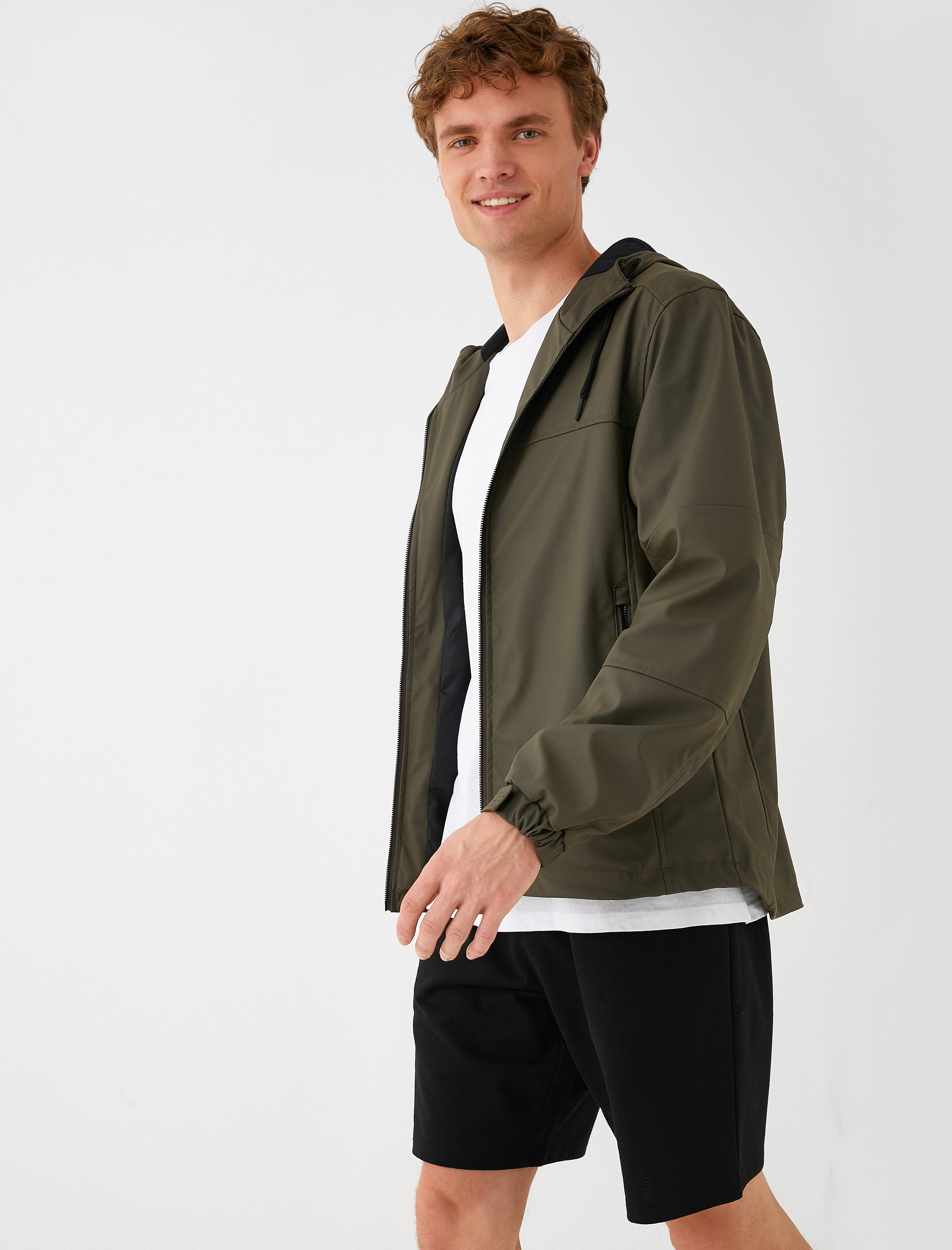   Deri Görünümlü Yağmurluk Kapşonlu Su Geçirmez