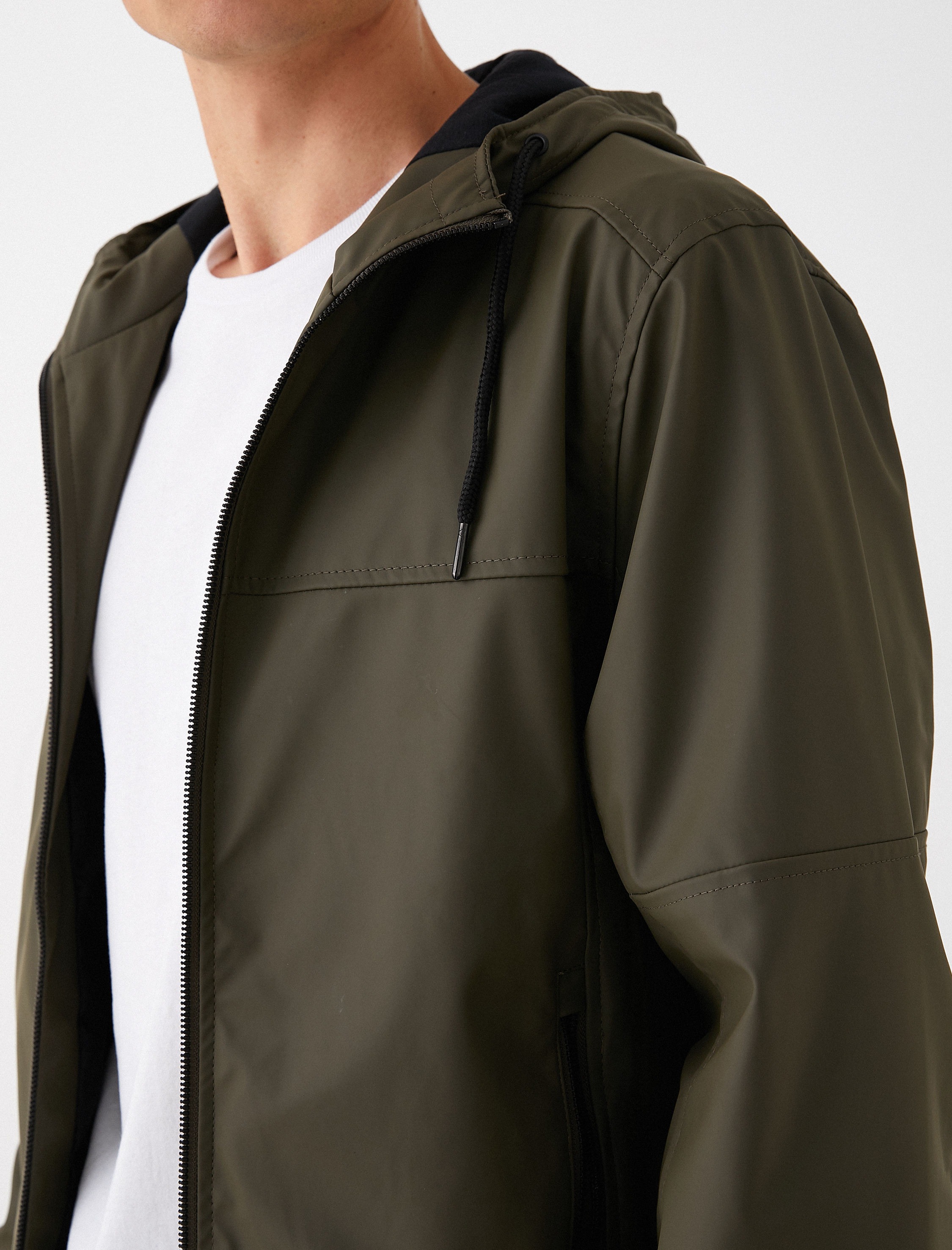   Deri Görünümlü Yağmurluk Kapşonlu Su Geçirmez