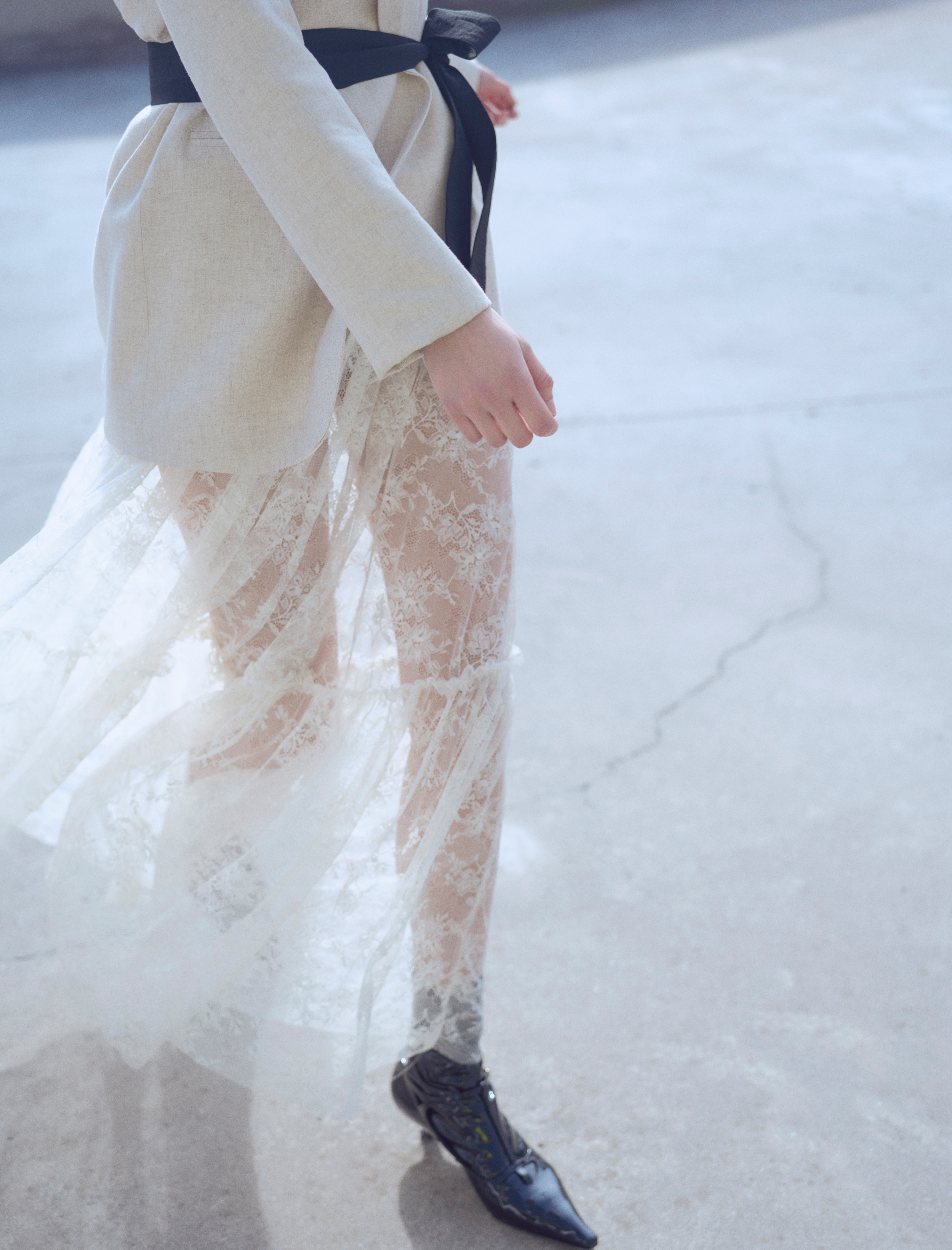   Dantelli Uzun Elbise Askılı Kalp Yaka