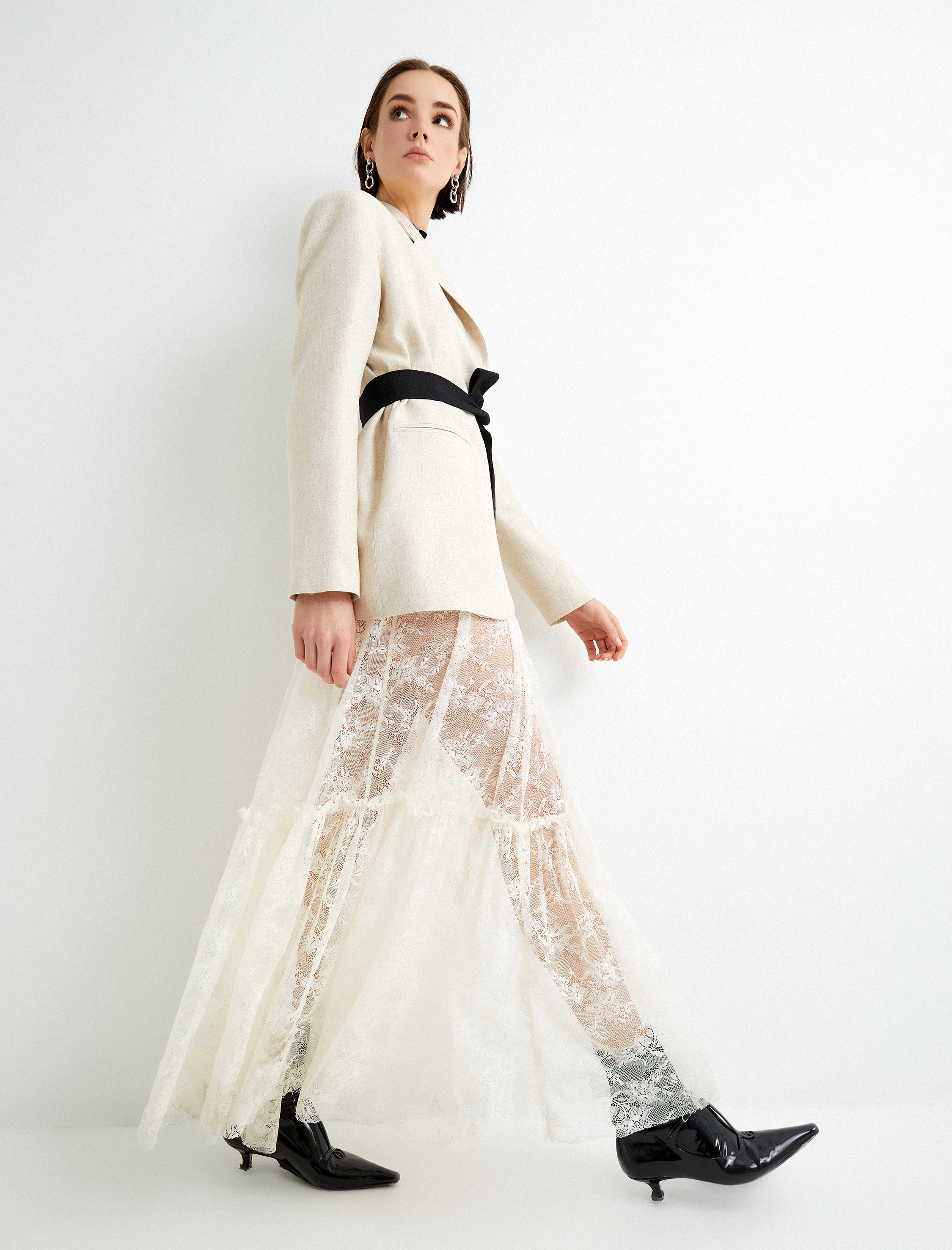   Dantelli Uzun Elbise Askılı Kalp Yaka