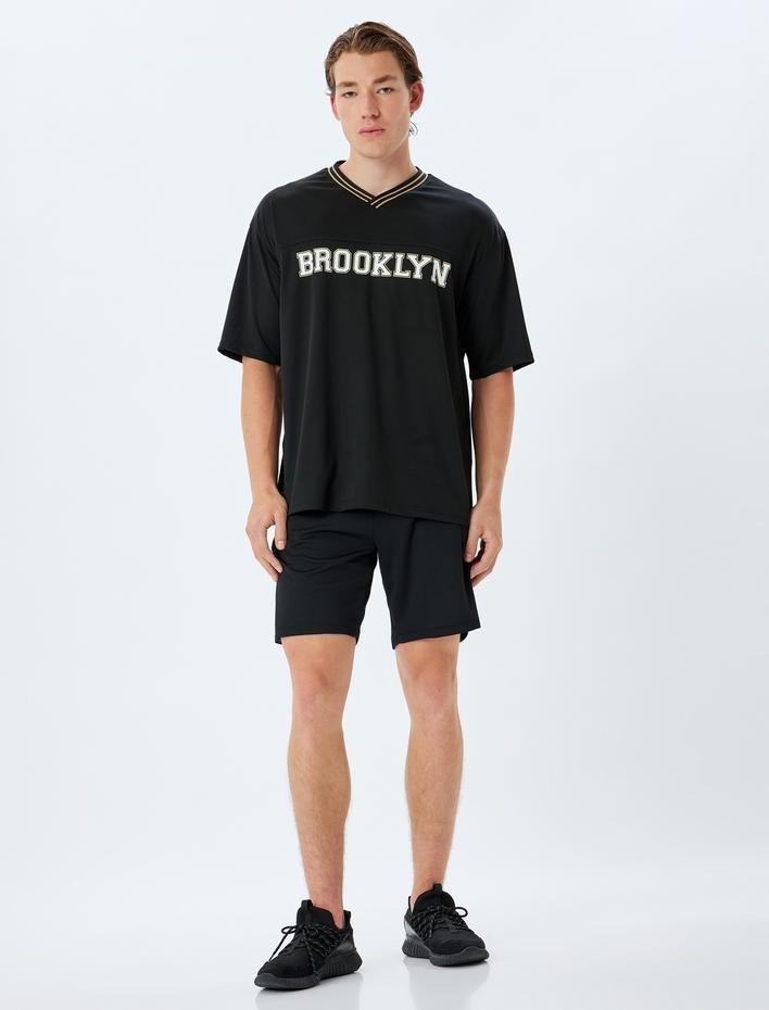  Slogan Baskılı V Yaka Kısa Kollu Oversize Spor Tişört