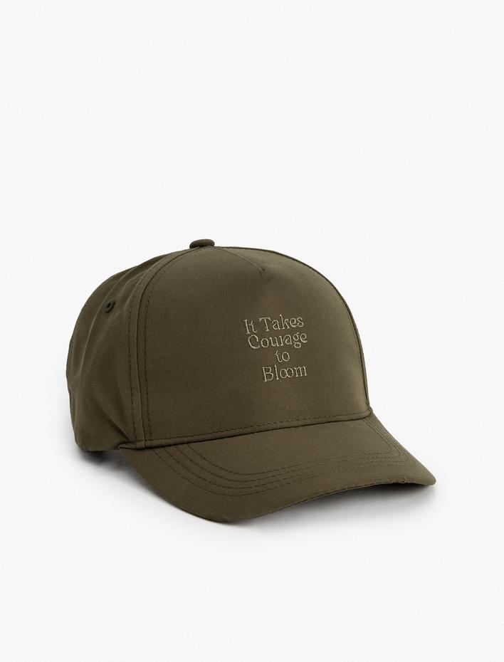 Kadın Kep Şapka Slogan Temalı İşleme Detaylı