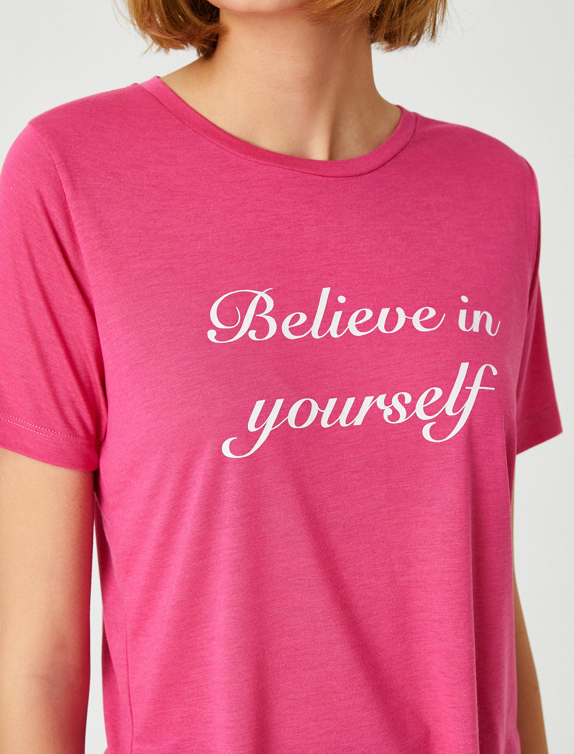   Bisiklet Yaka Kısa Kollu Baskılı Tişört