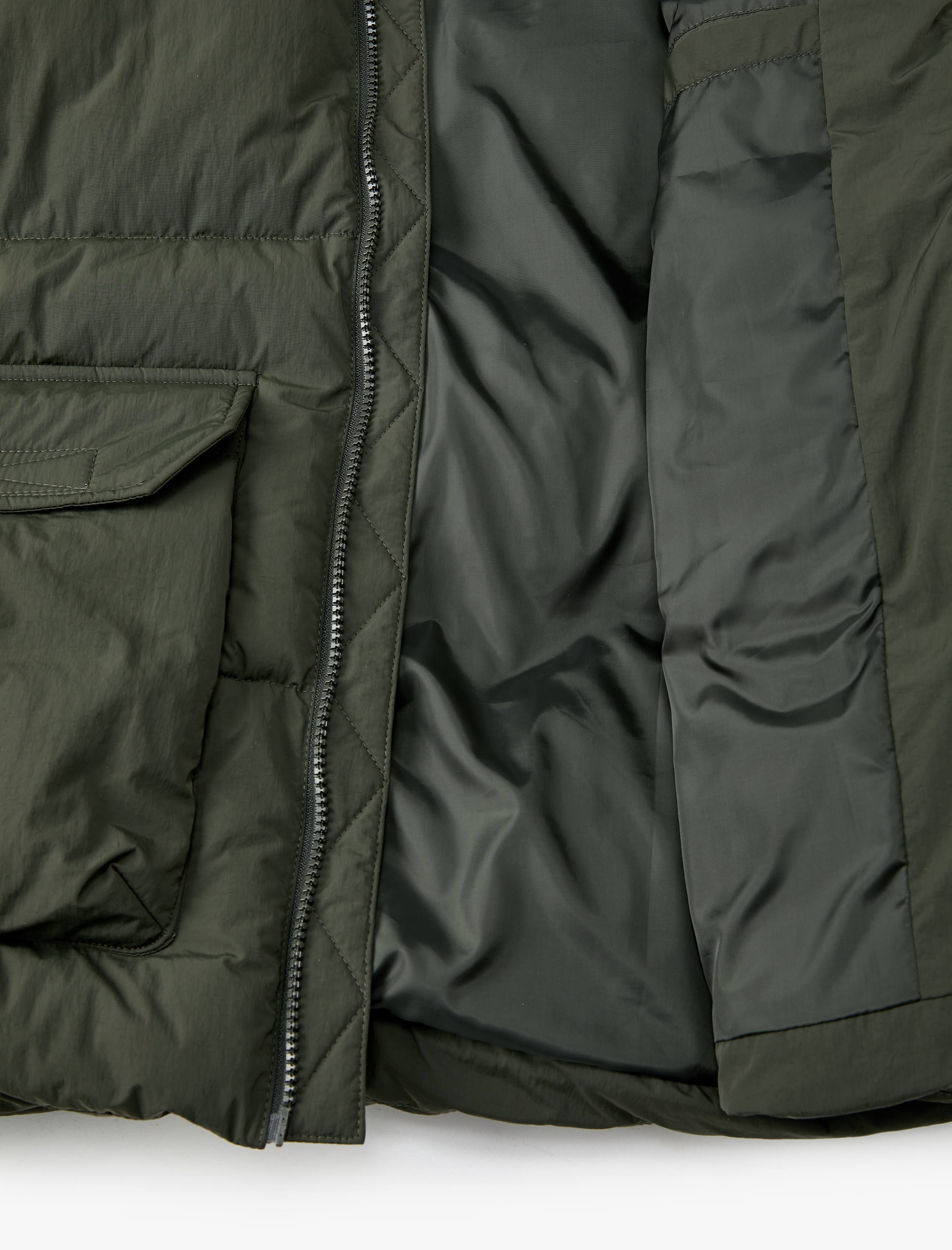 Şişme Yelek Fermuarlı Dik Yaka Kapaklı Cep Detaylı