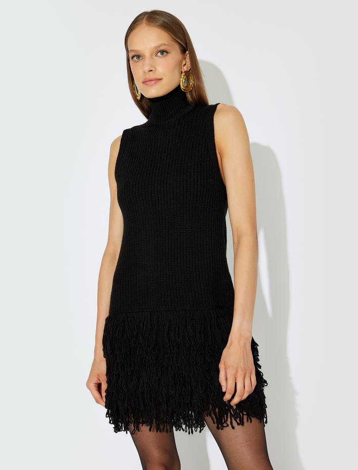  Koton X Zeynep Bastık - Mini Boy Kolsuz Balıkçı Yaka Püsküllü Triko Elbise