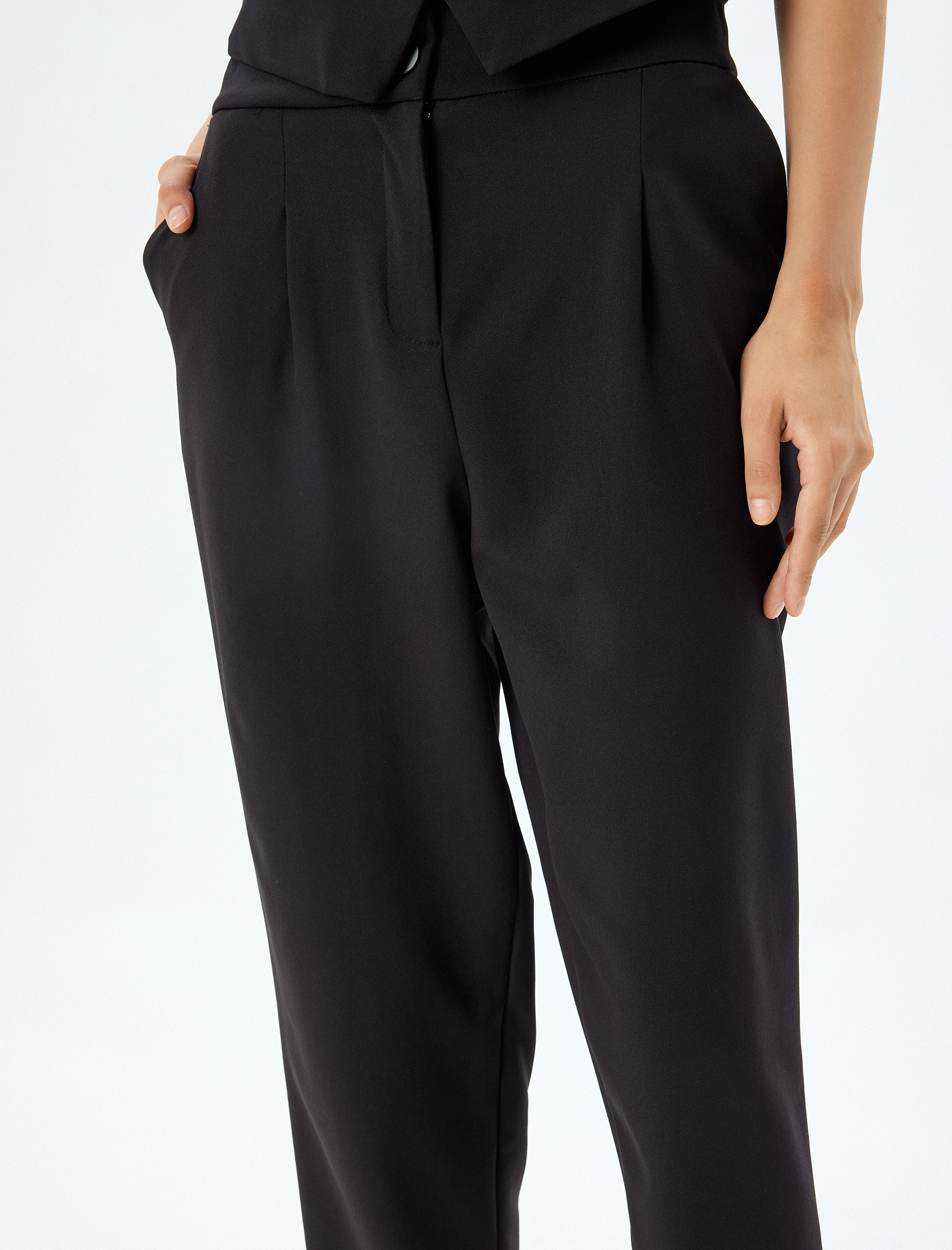   Yüksek Bel Cepli Havuç Kesim Kumaş Pantolon