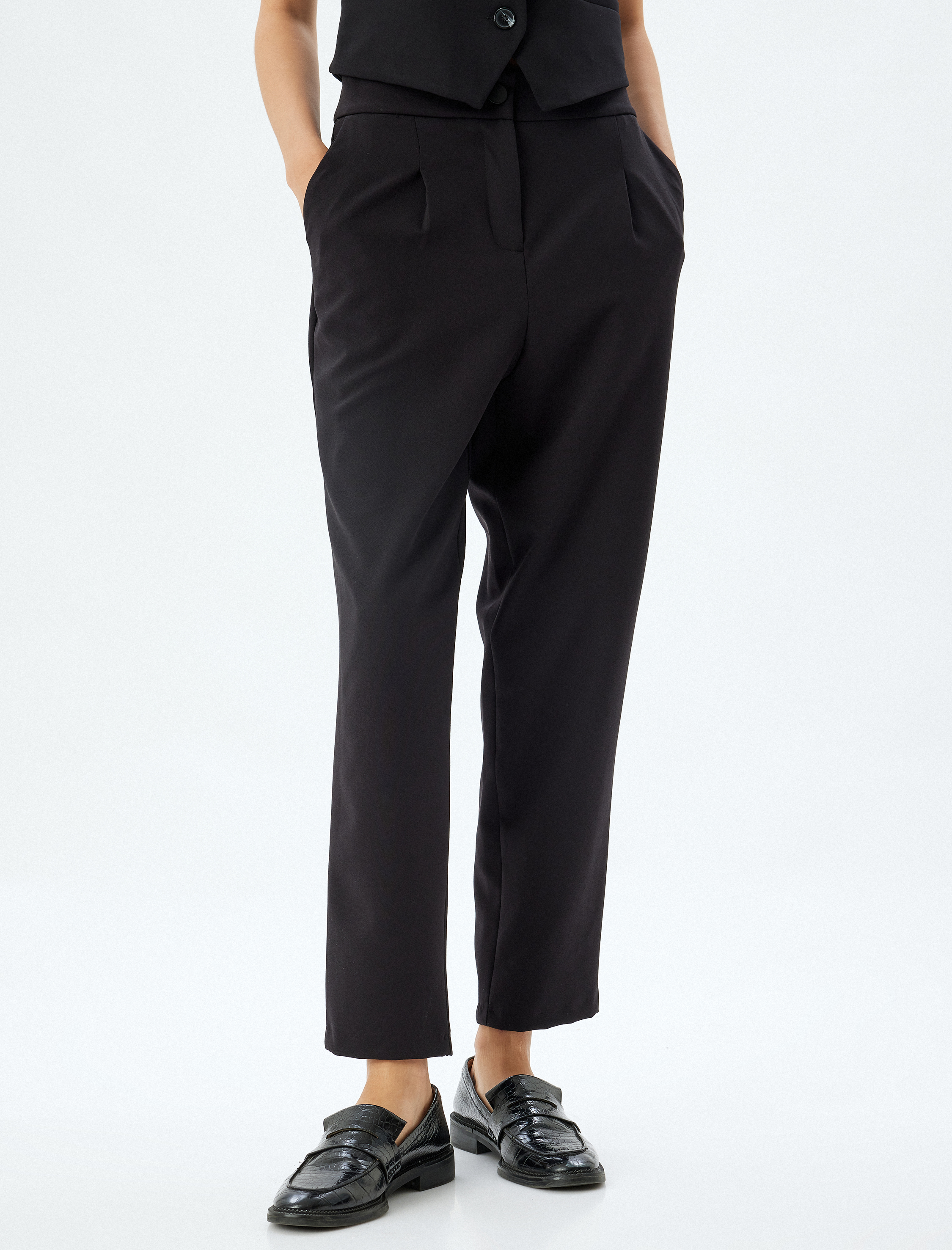   Yüksek Bel Cepli Havuç Kesim Kumaş Pantolon