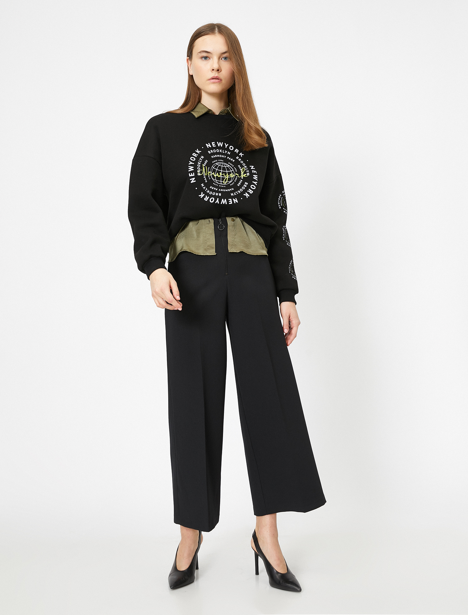   Fermuar Detaylı Geniş Paça Pantolon