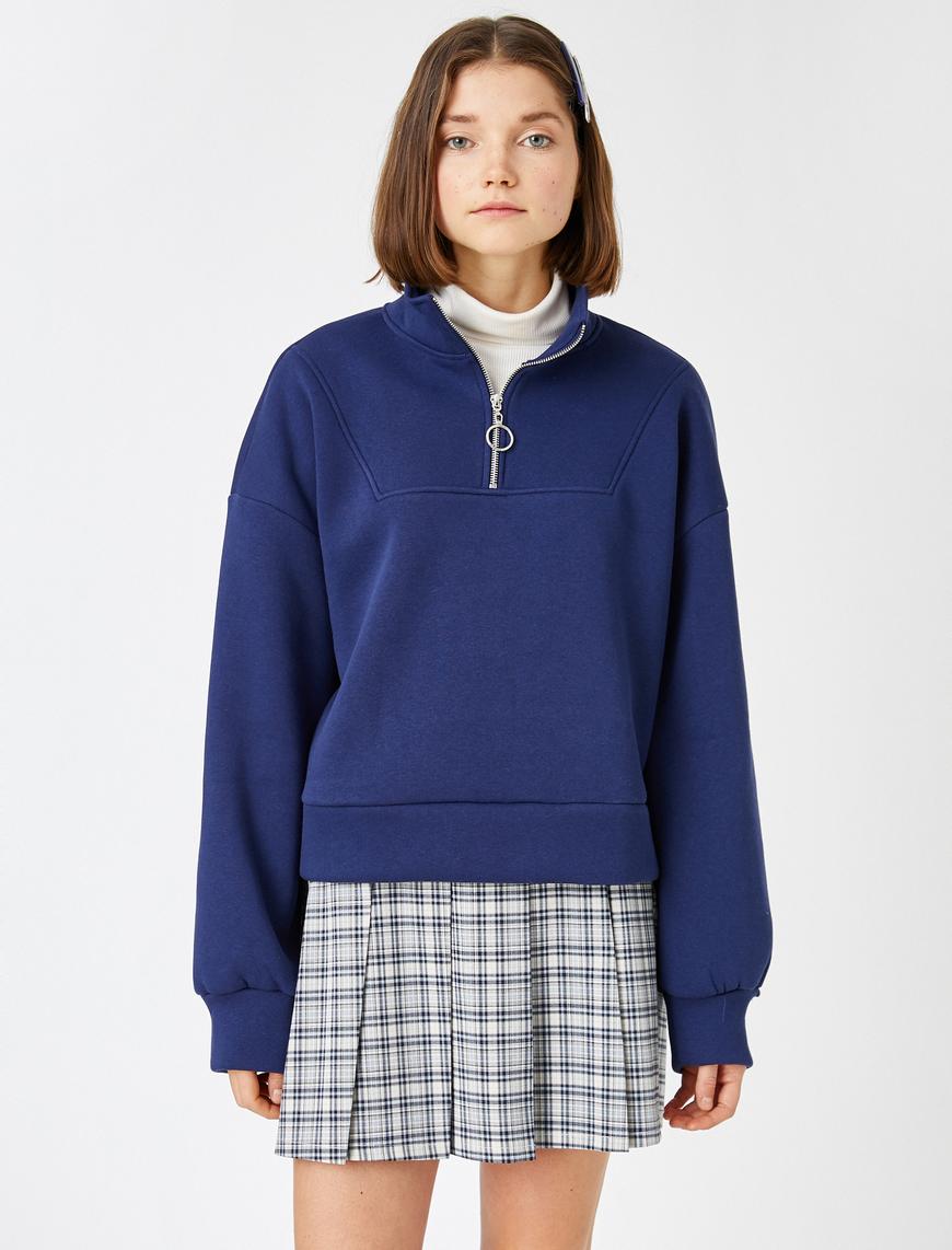   Dik Yaka Fermuarlı Sweatshirt