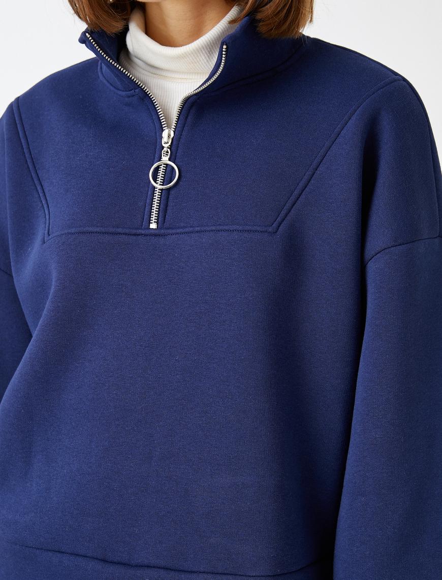   Dik Yaka Fermuarlı Sweatshirt