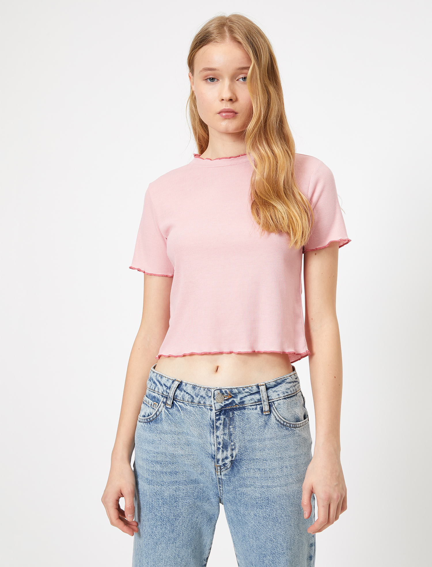   Yaka ve Kol Detaylı Bisiklet Yaka Kısa Kol Tişört